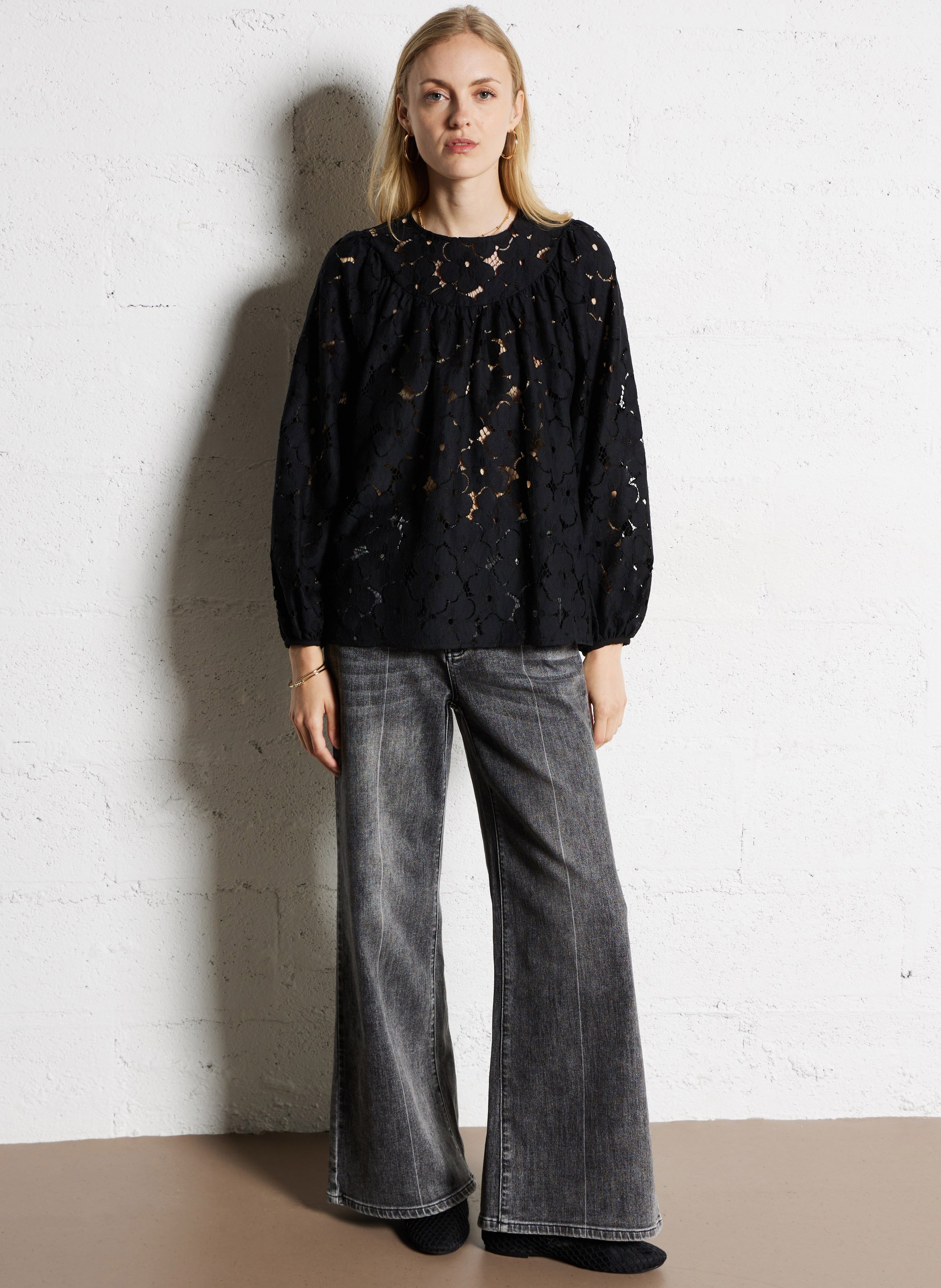 Straight lace long-sleeved blouse SUNCOO Black