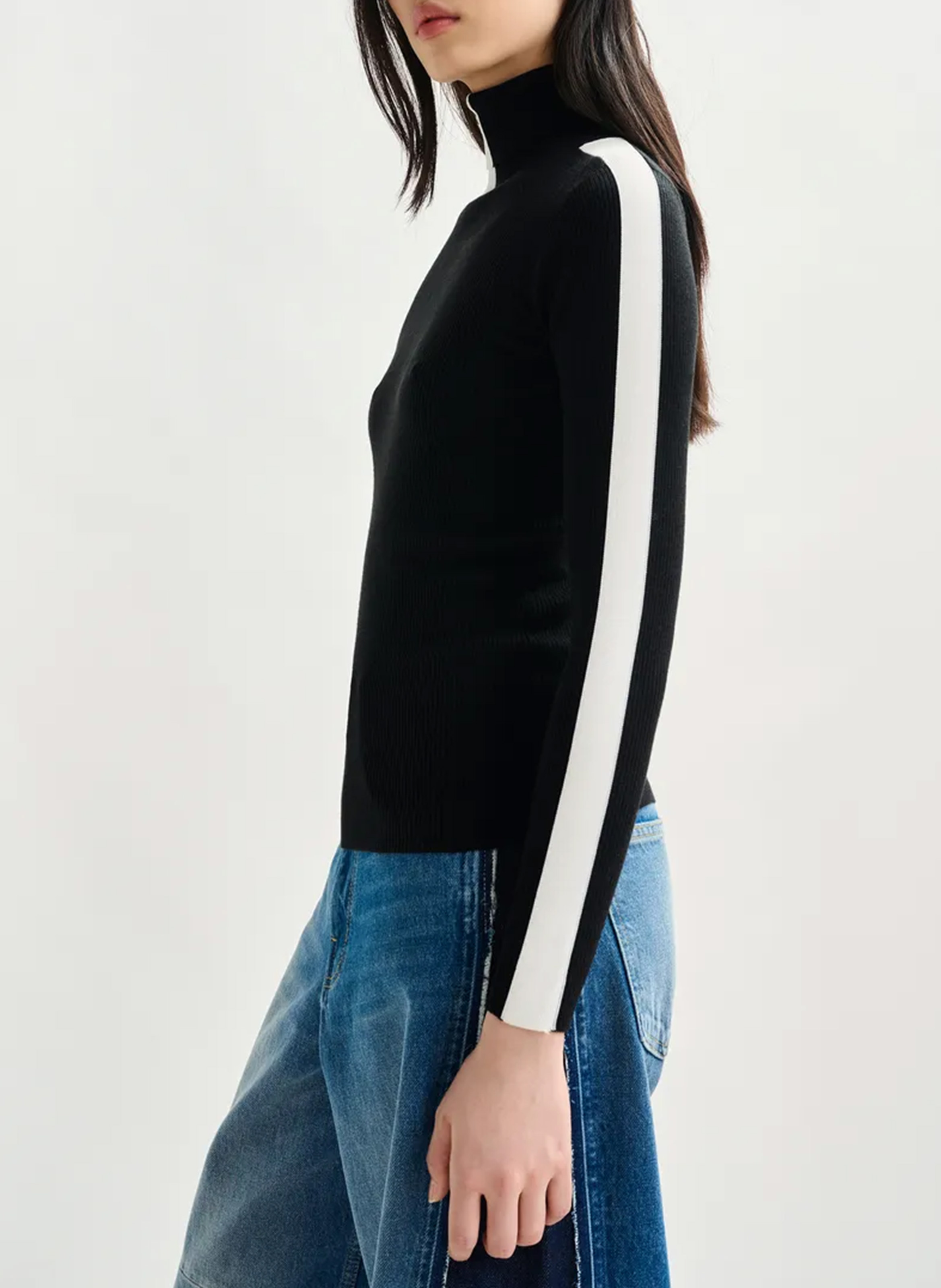 Pull moulant col roulé  ESSENTIEL ANTWERP Noir