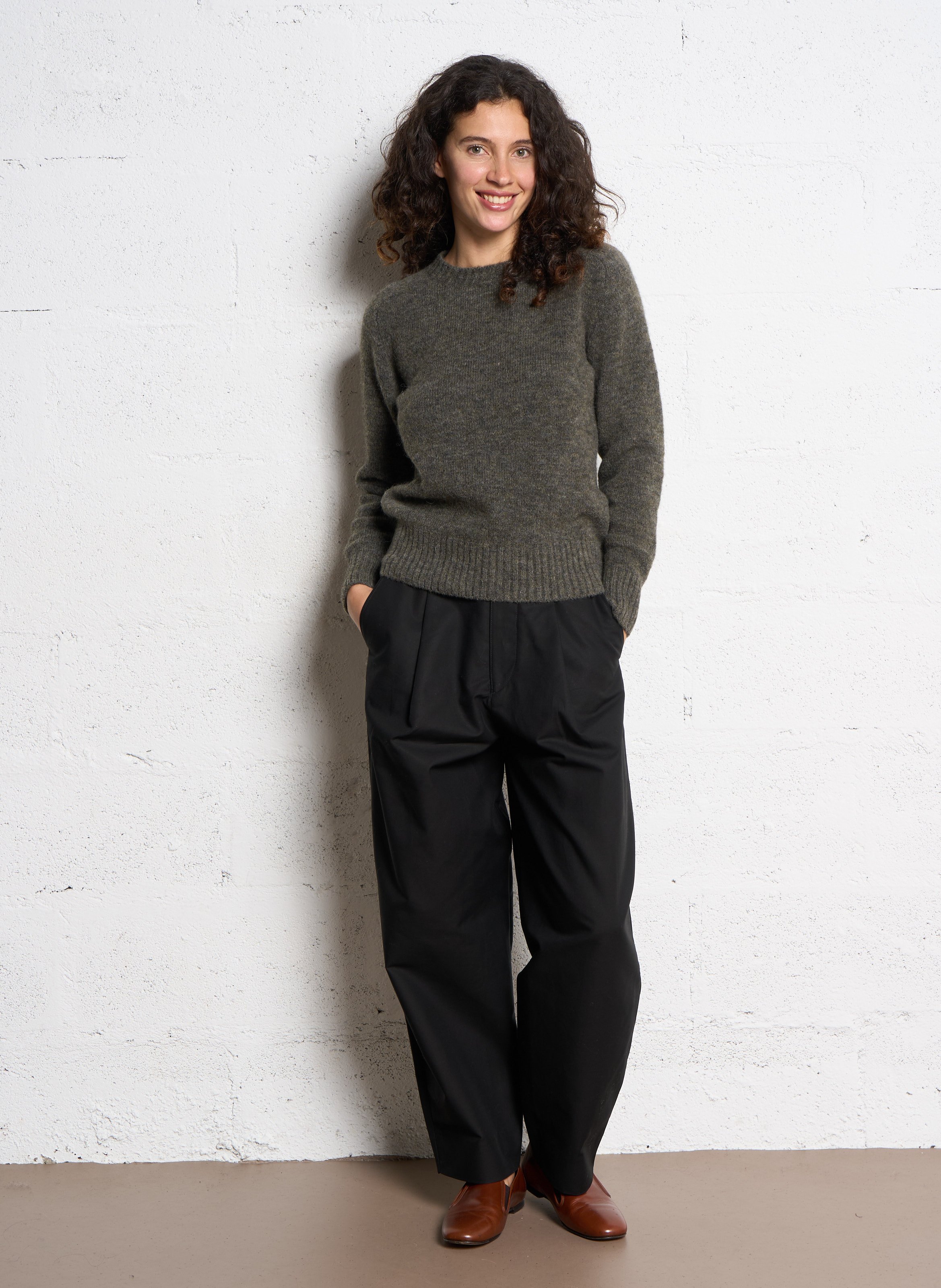 Rechte, gebreide trui met ronde hals SOEUR Grijs