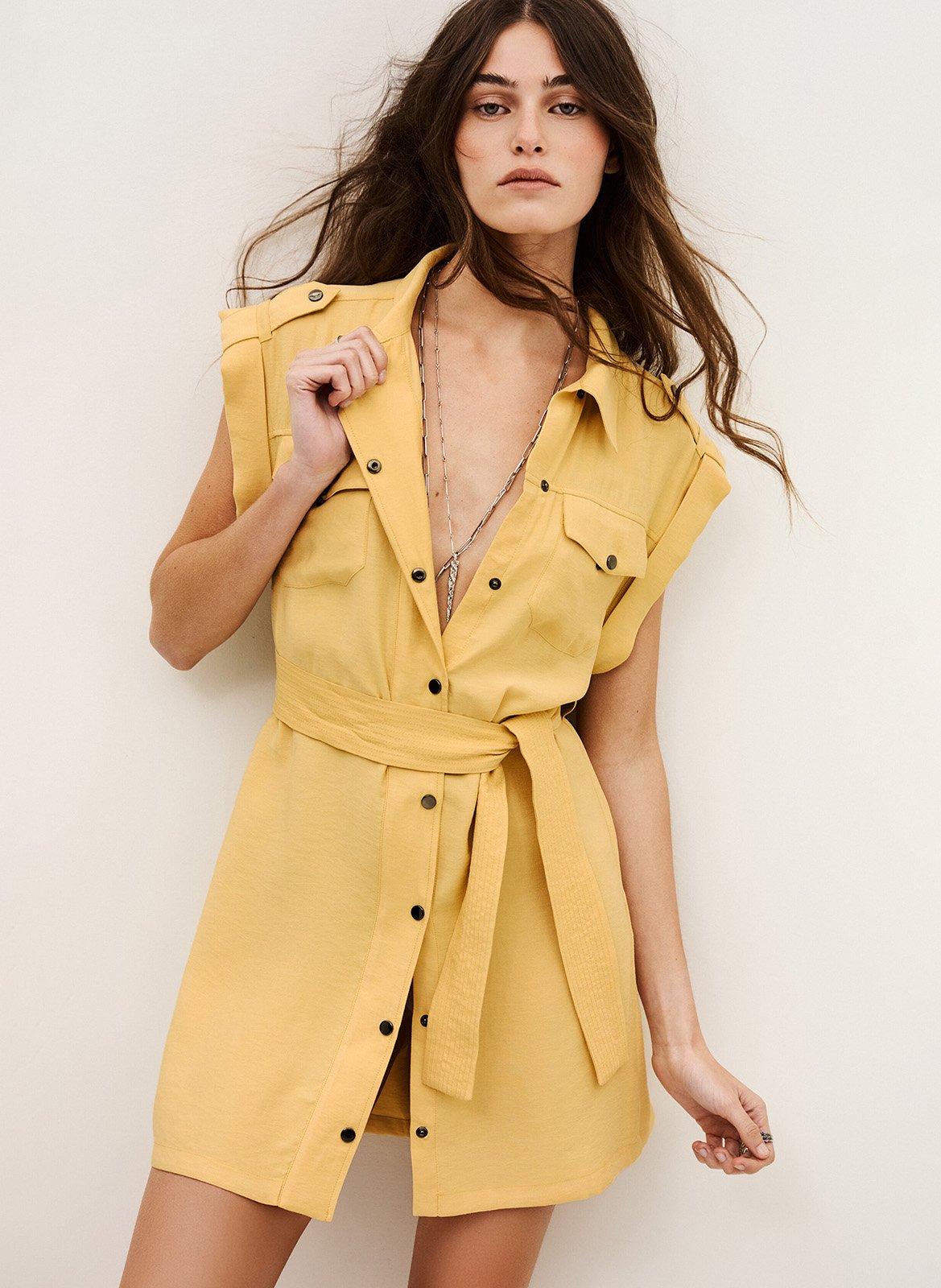 Korte jurk met klassieke kraag BA&SH Beige