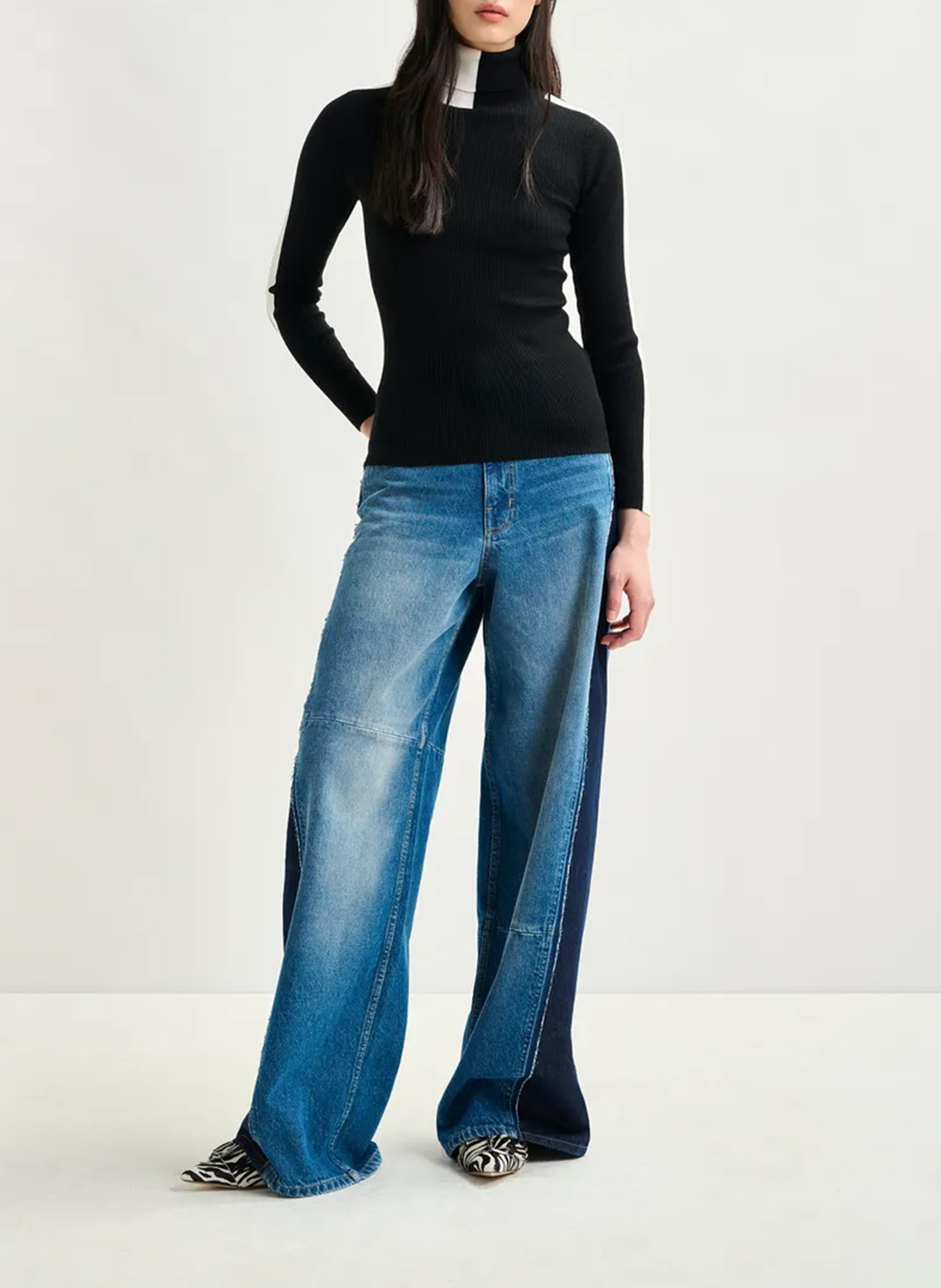 Pull moulant col roulé  ESSENTIEL ANTWERP Noir