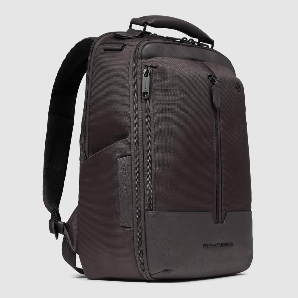 Travel laptop backpack with shockproof and RFID protection. PIQUADRO Brown