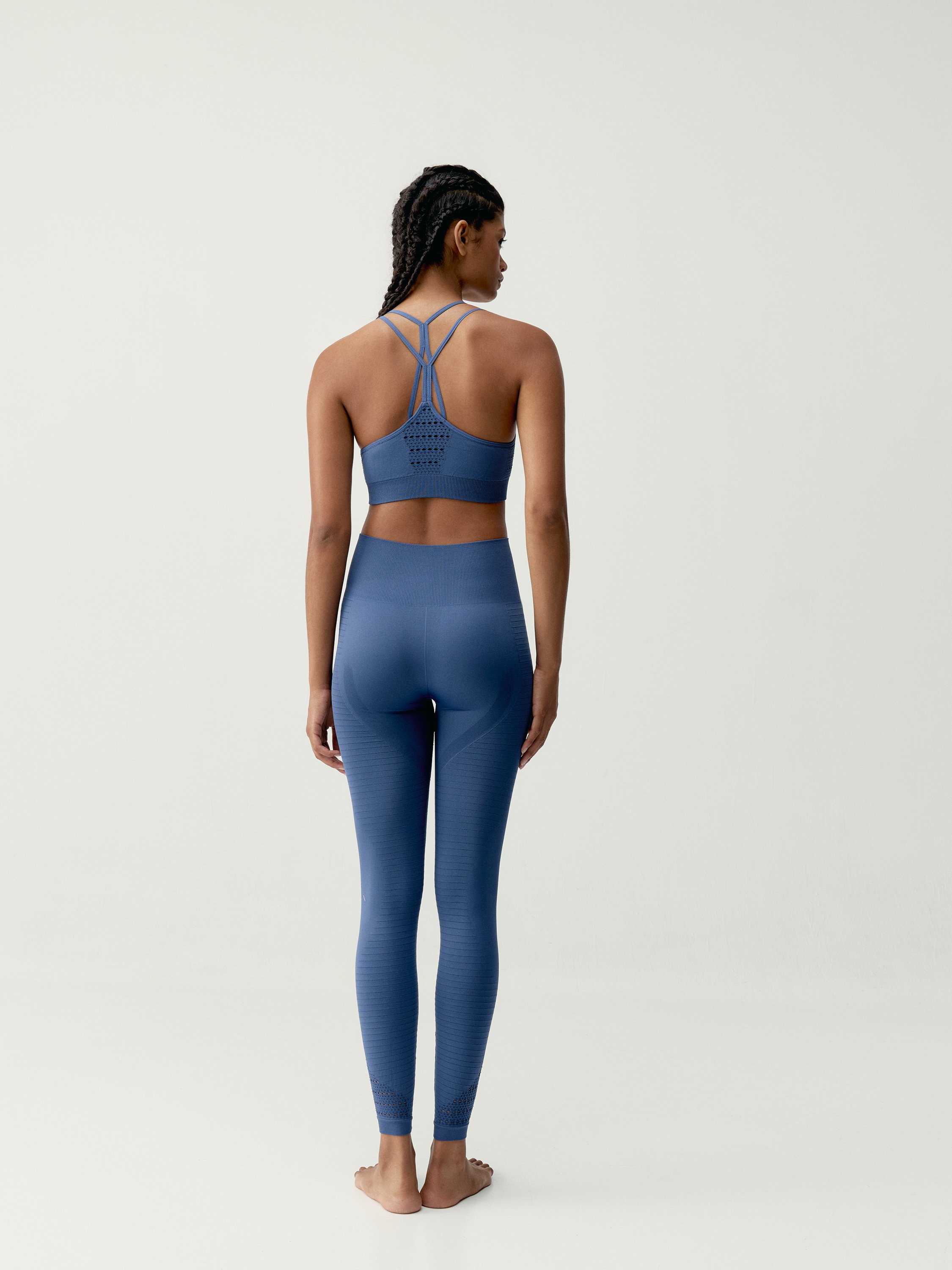 Seamless medium support sports bra BORN LIVING YOGA Blue
