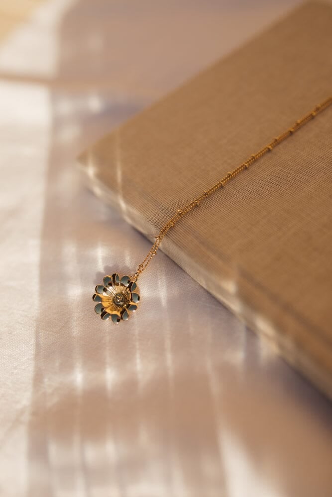Gold-plated flower necklace Golden