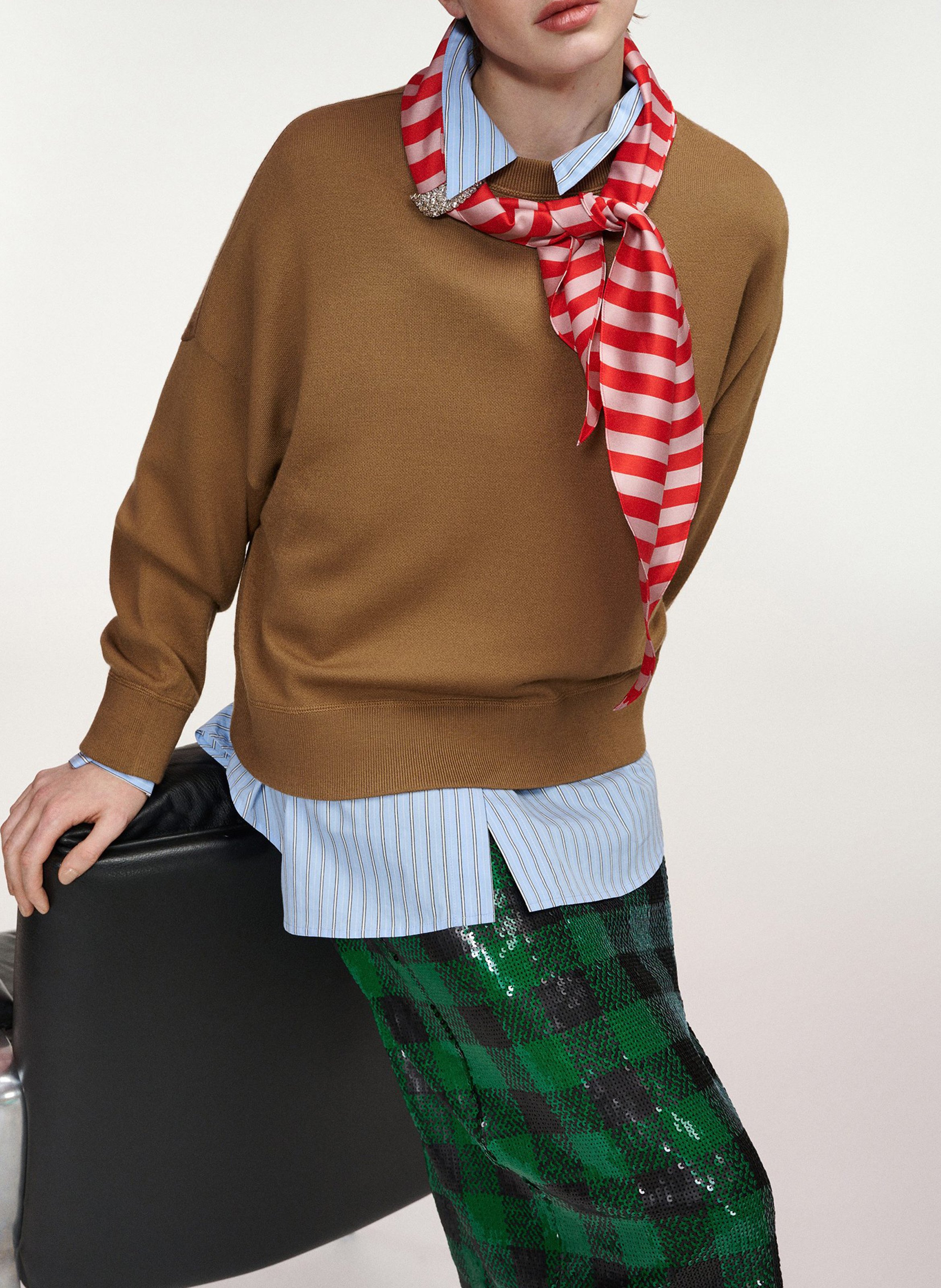 Weites Pullover mit gestreiftem Schal ESSENTIEL ANTWERP