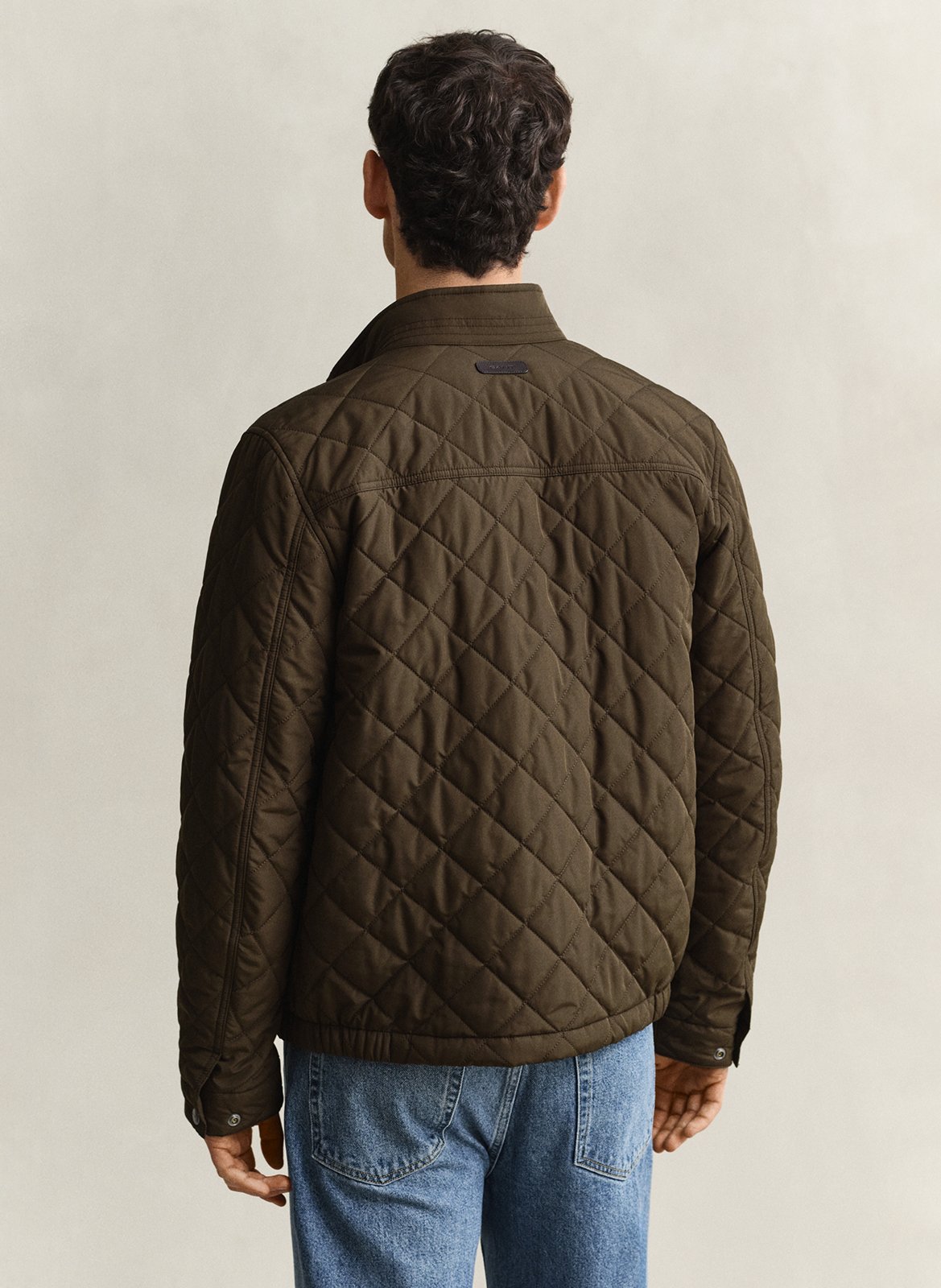 Einfarbige gesteppte gerade Jacke. GANT Braun