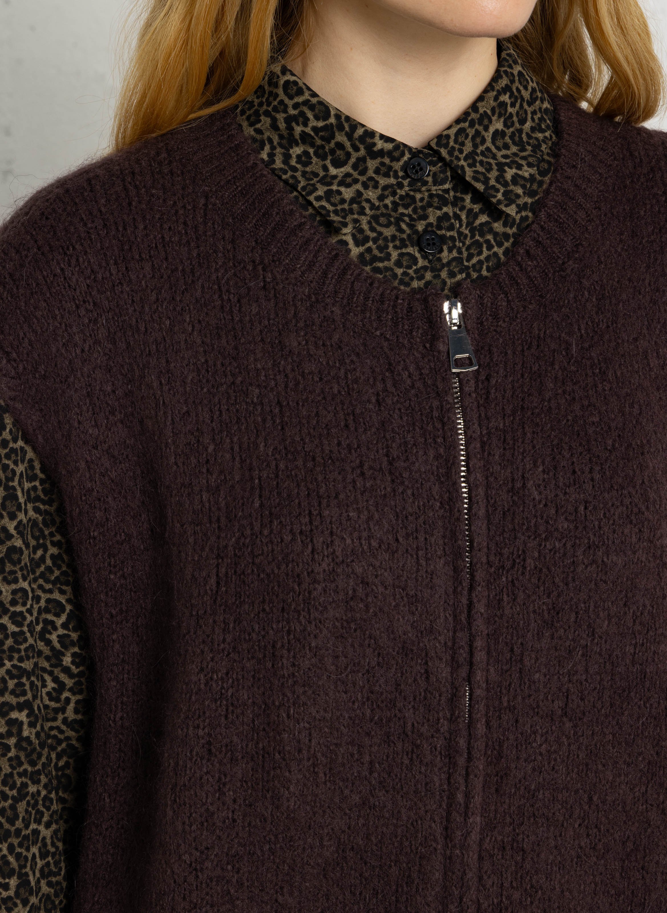 Plain zip-up sleeveless cardigan PLEASE Brown