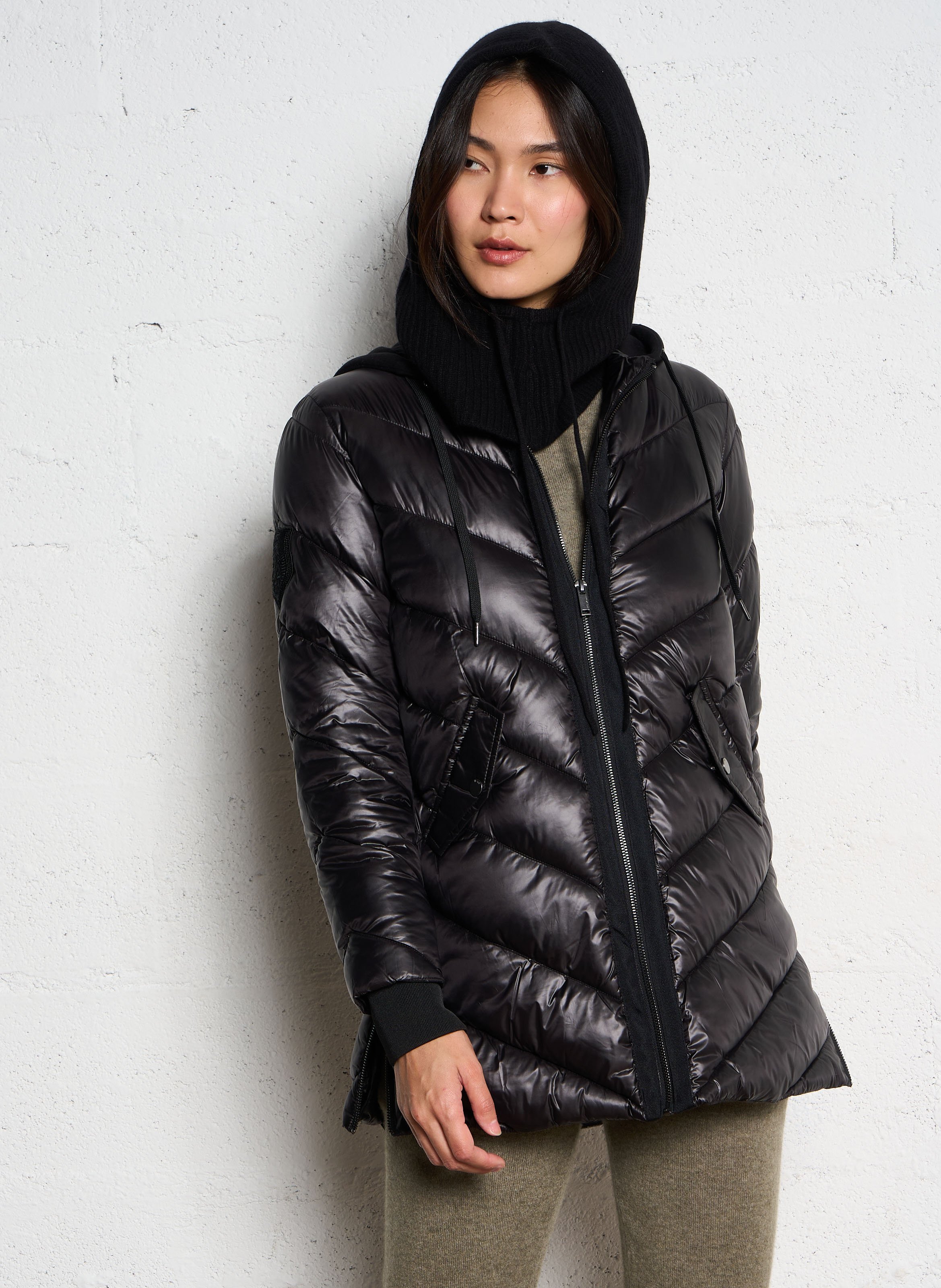 Kapuzen-Daunenjacke mit Rundhalsausschnitt und Reißverschluss IKKS Schwarz