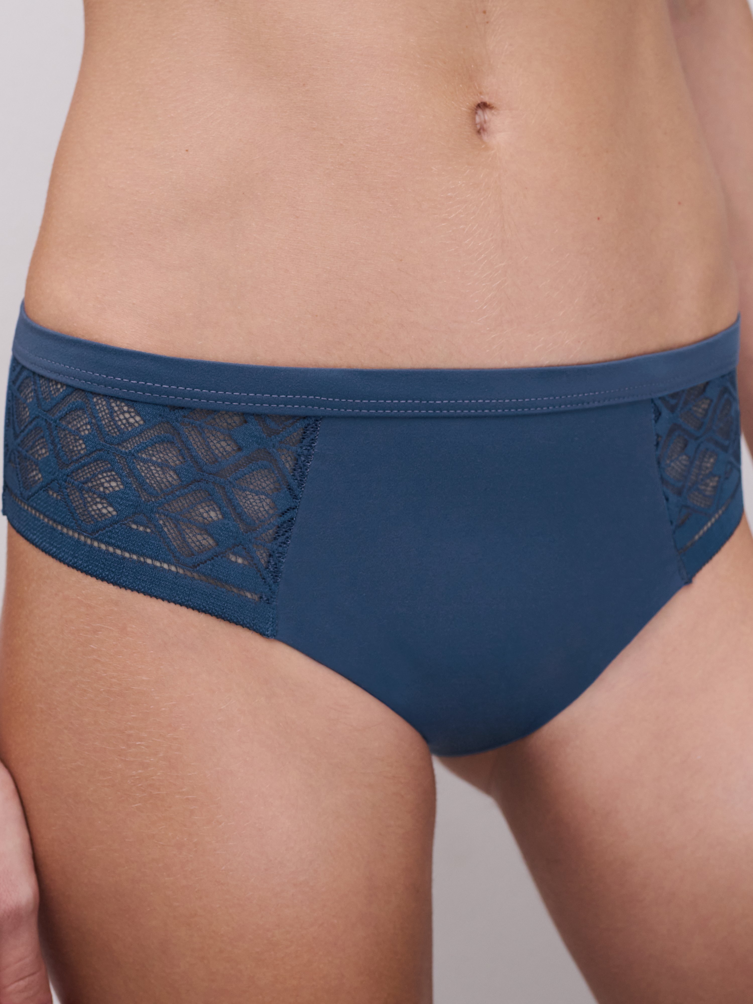 High-waisted lace panties CHANTELLE Blue