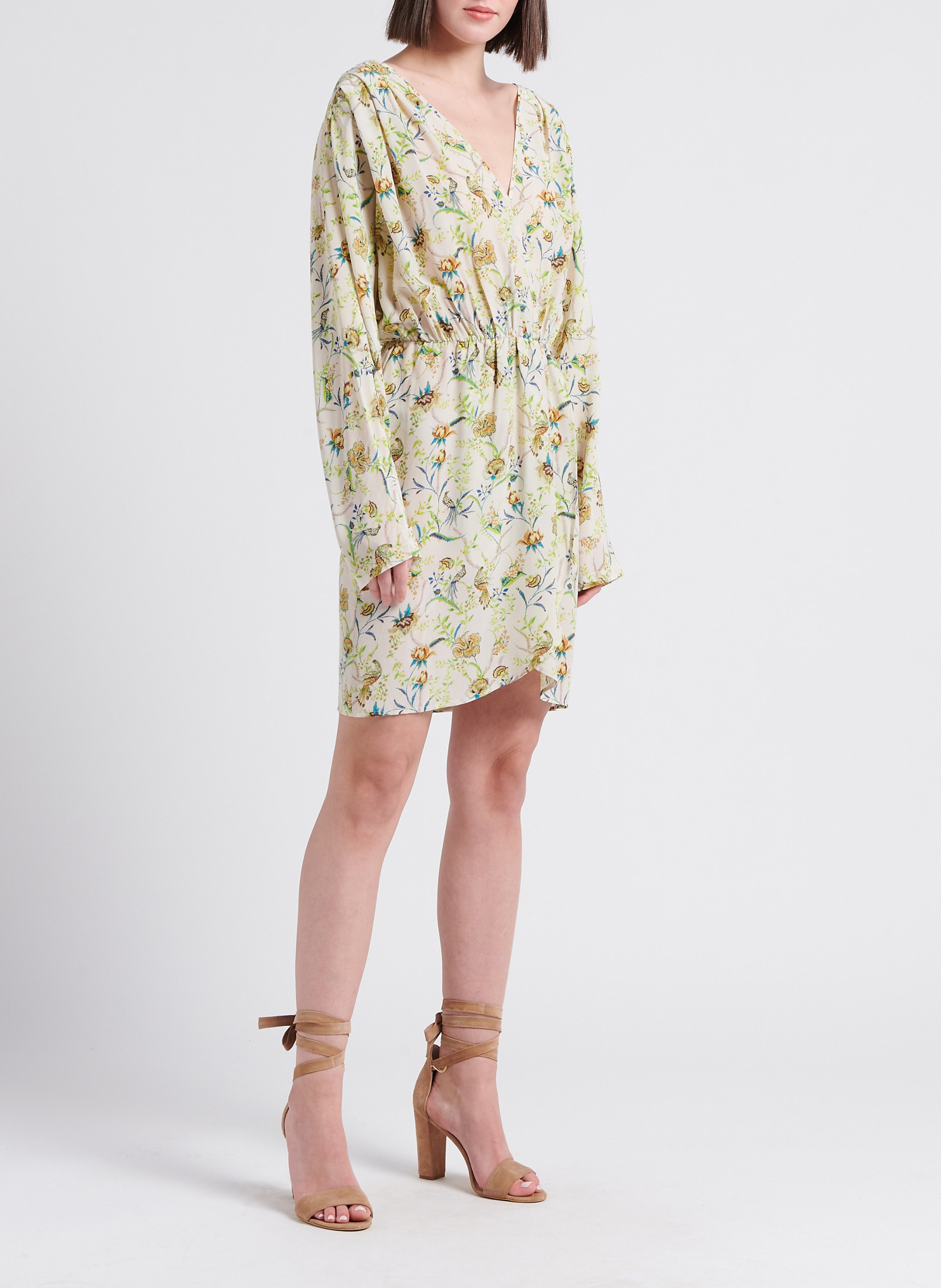 Robe courte cintrée col V ATTIC AND BARN Beige