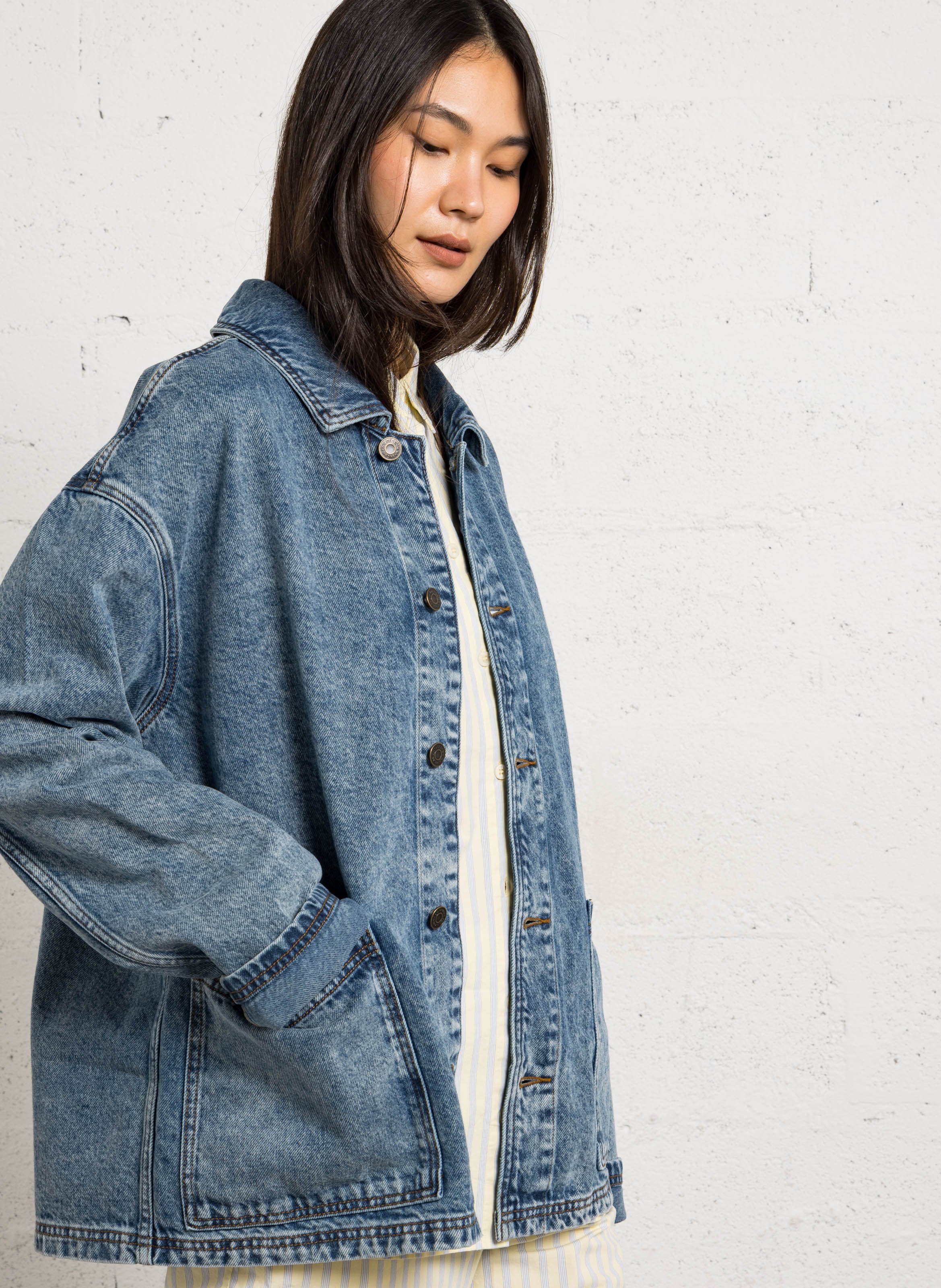 Gerade geschnittene Jeansjacke in Stone-Washed-Optik AMERICAN VINTAGE Blau