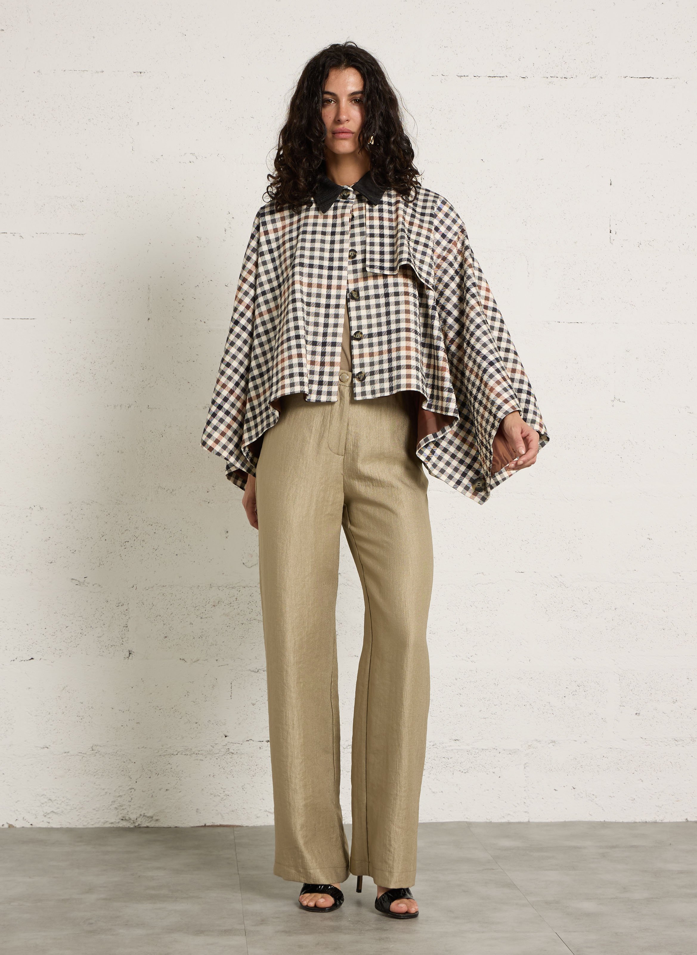 Cape à carreaux col classique IMPERIAL Beige