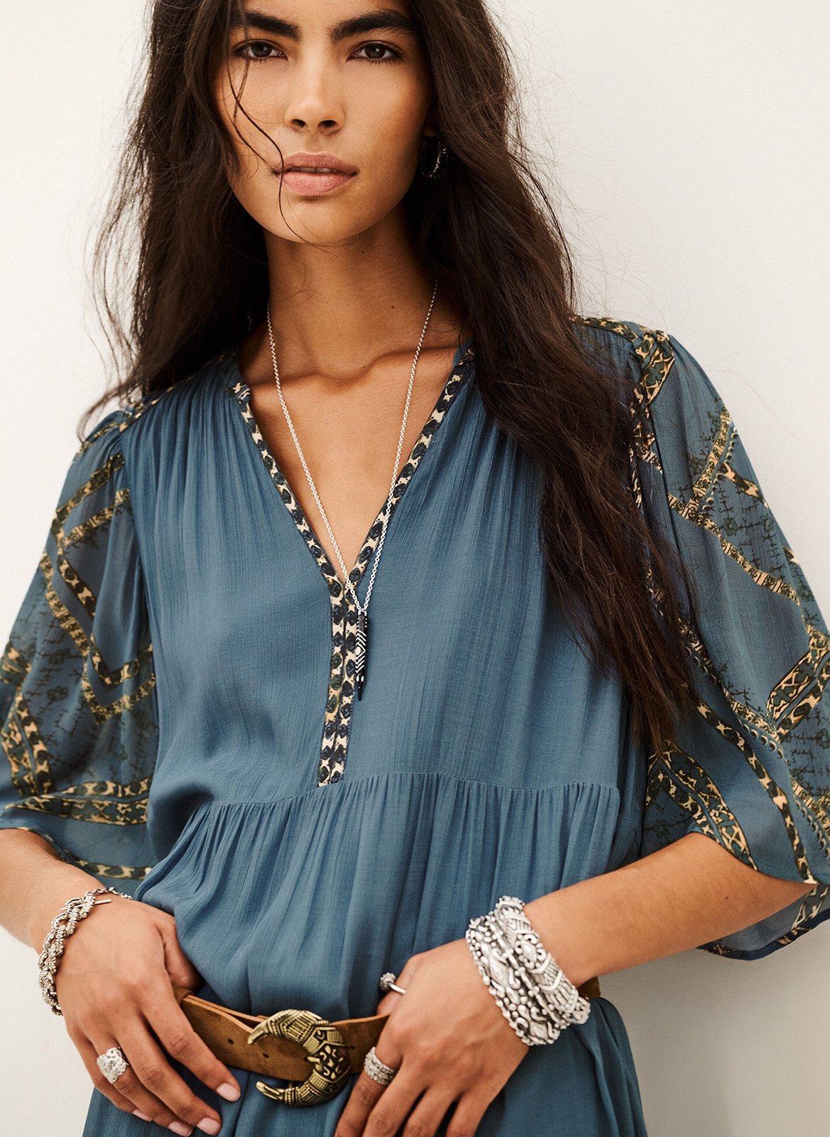 Gerade geschnittenes Midikleid mit Print BA&SH Blau