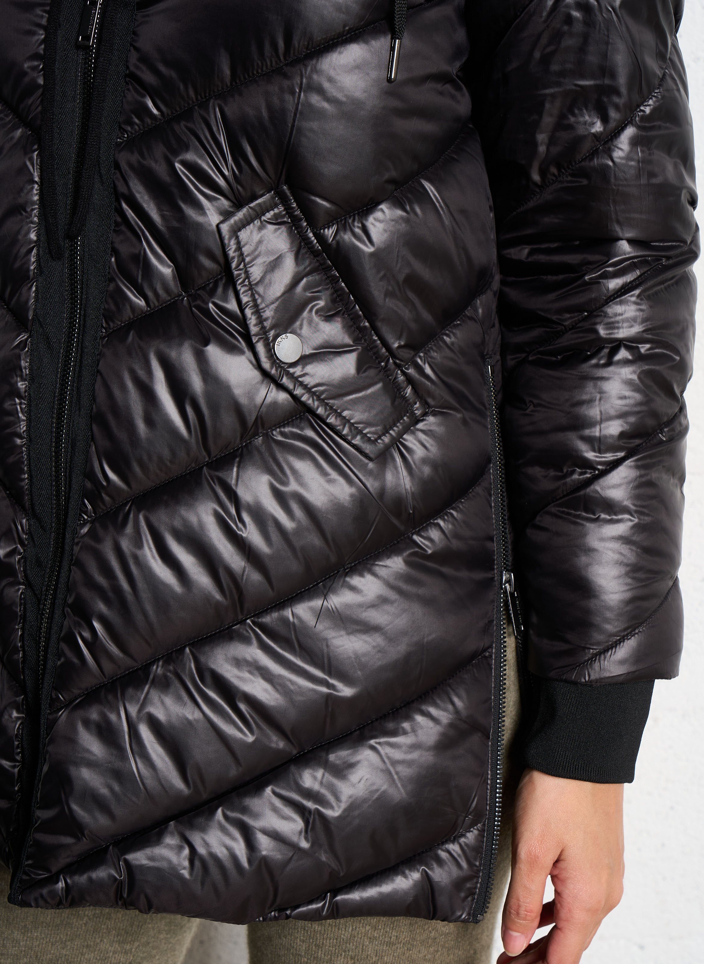 Kapuzen-Daunenjacke mit Rundhalsausschnitt und Reißverschluss IKKS Schwarz