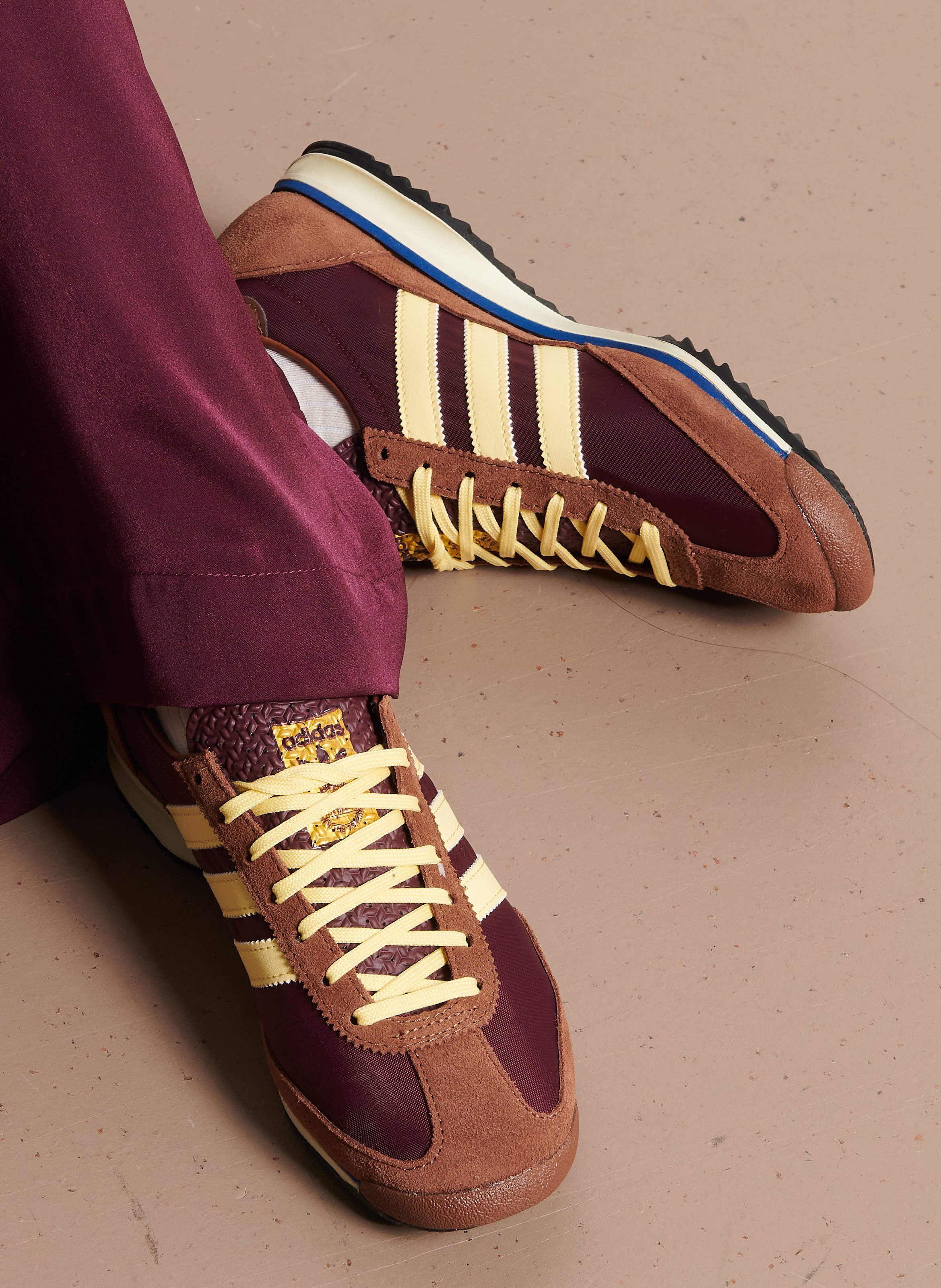 Baskets basses à lacets ADIDAS Marron