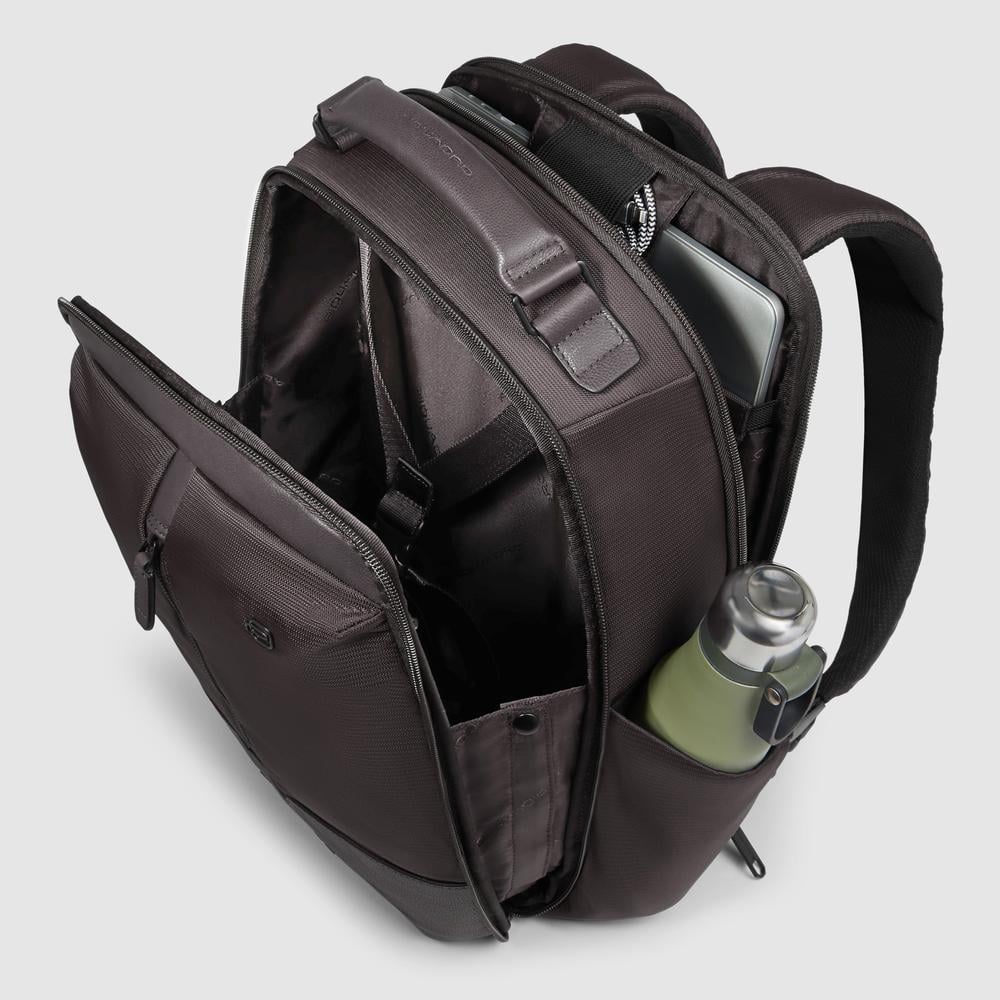 Travel laptop backpack with shockproof and RFID protection. PIQUADRO Brown