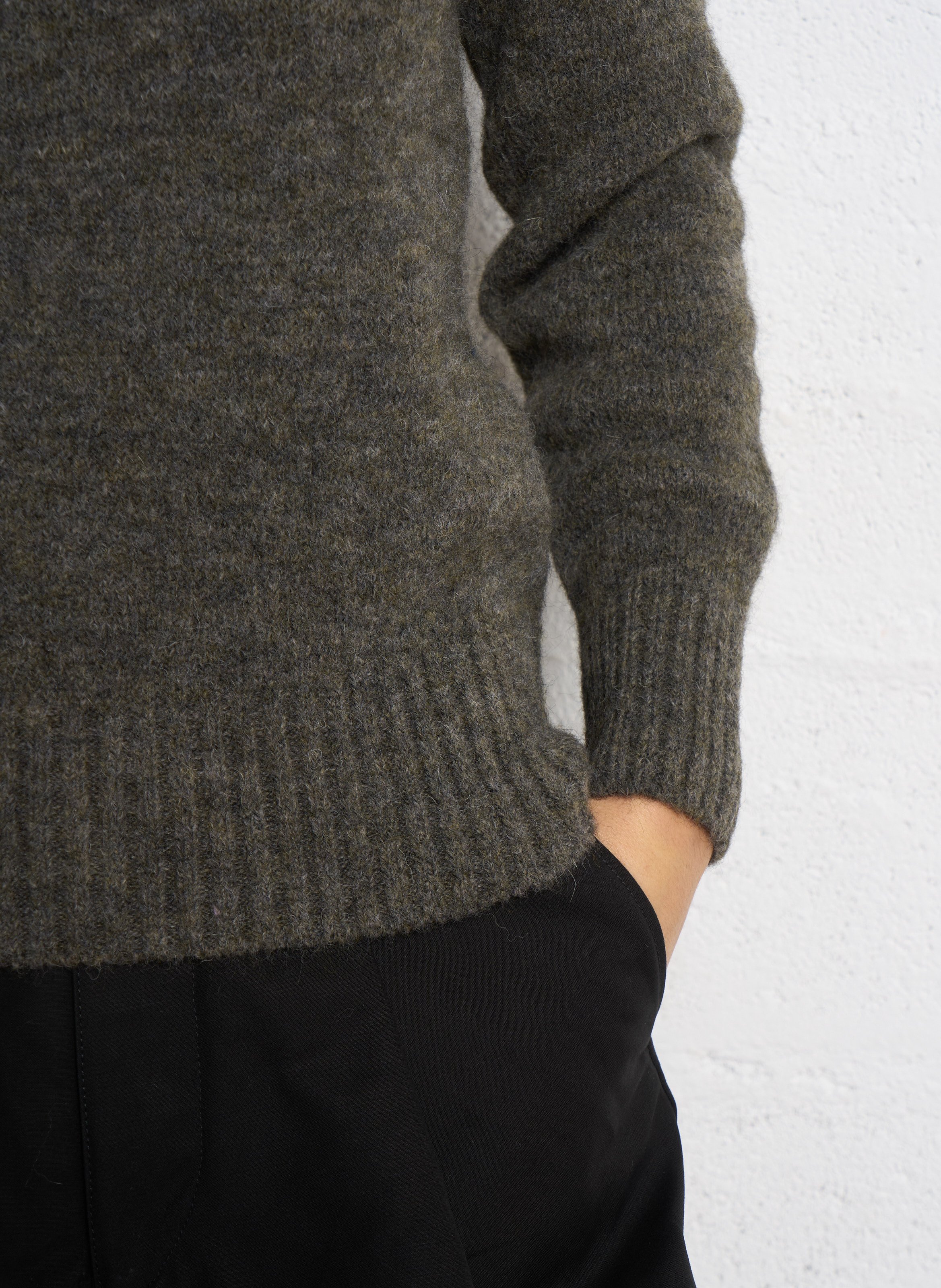 Rechte, gebreide trui met ronde hals SOEUR Grijs