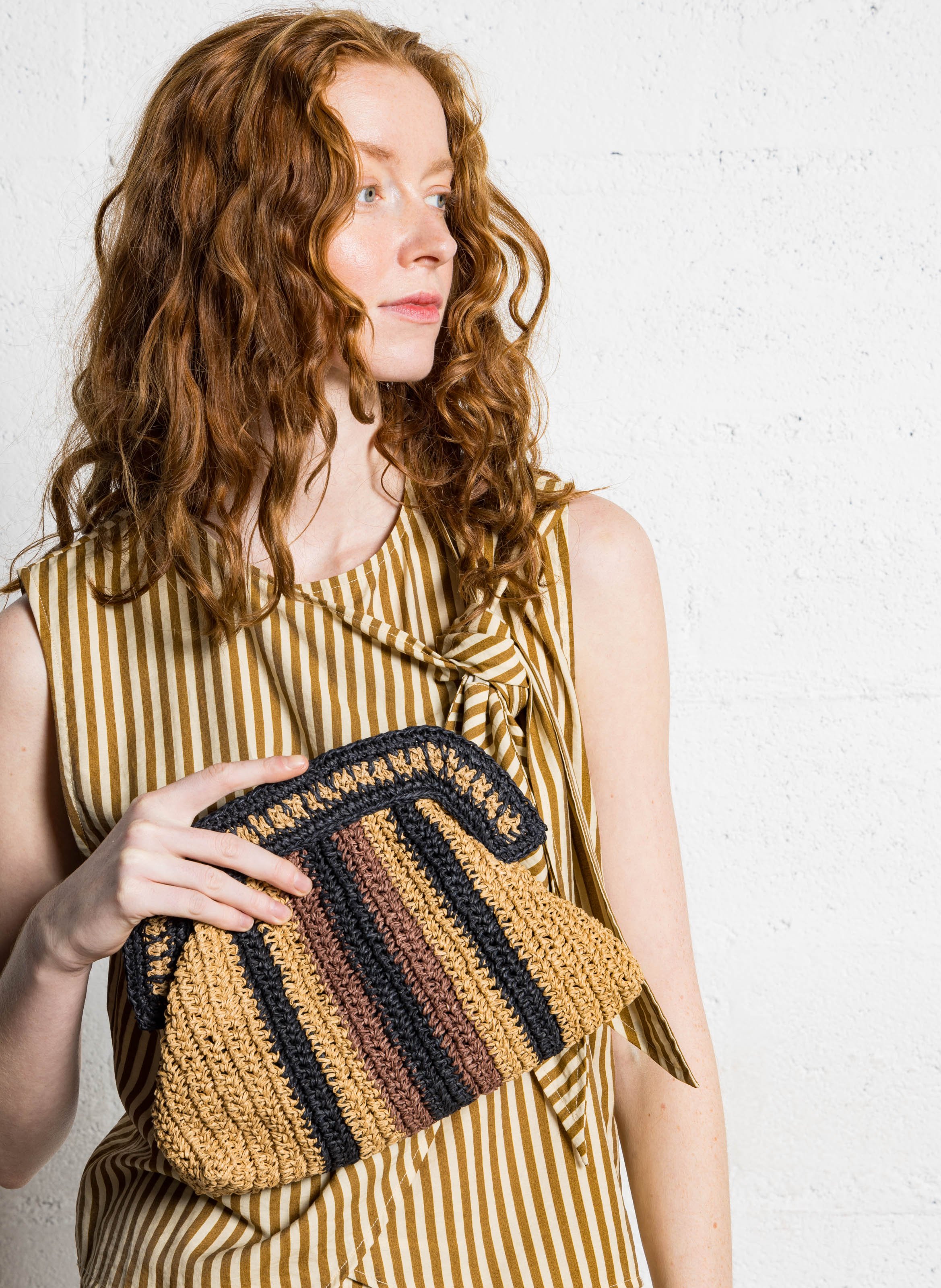 Striped raffia hand clutch SUNCOO Beige