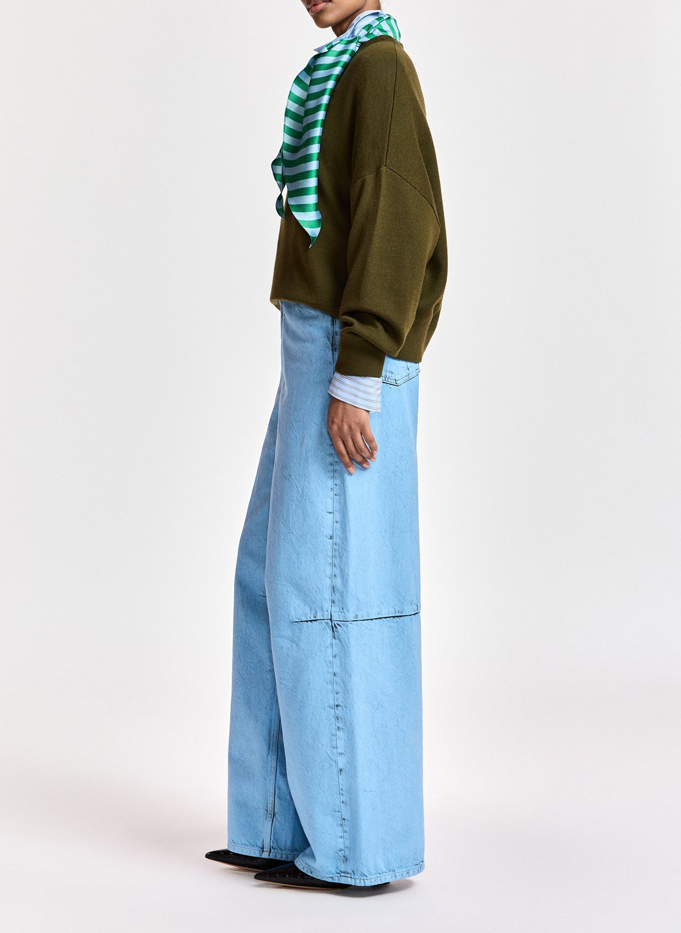 Weites Pullover mit gestreiftem Schal ESSENTIEL ANTWERP Grun