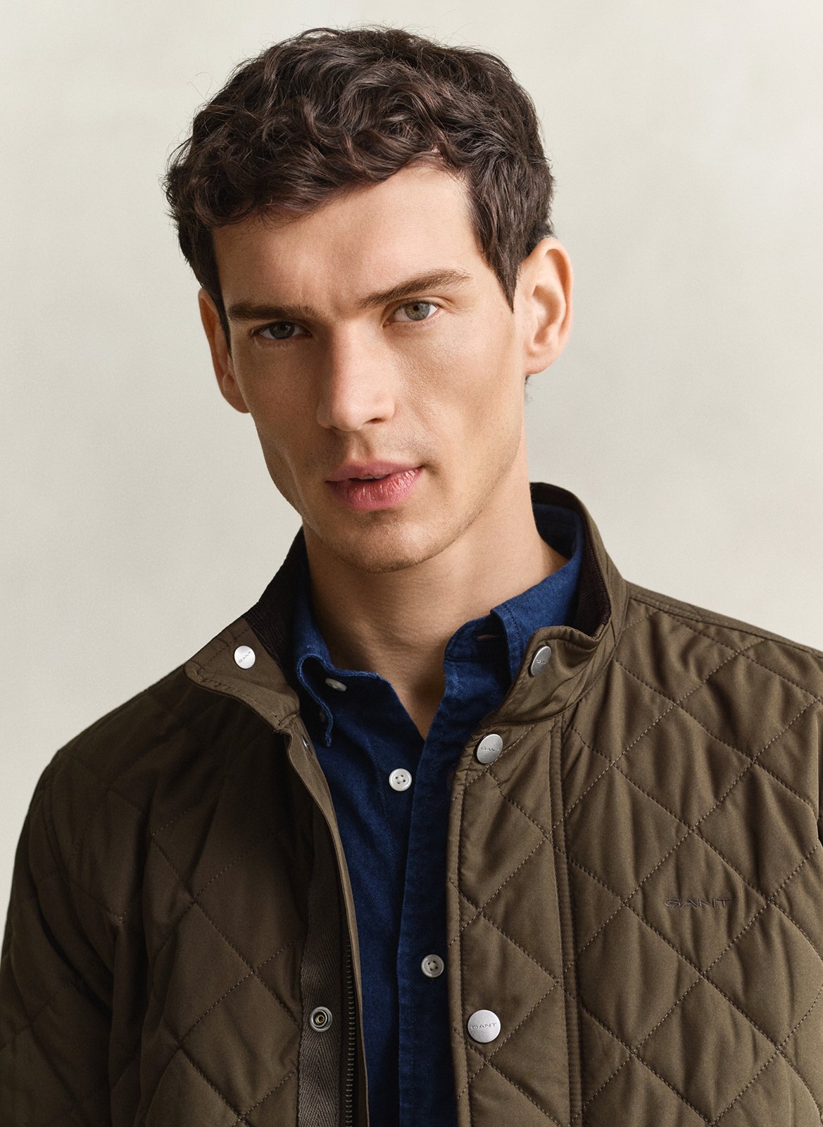 Einfarbige gesteppte gerade Jacke. GANT Braun