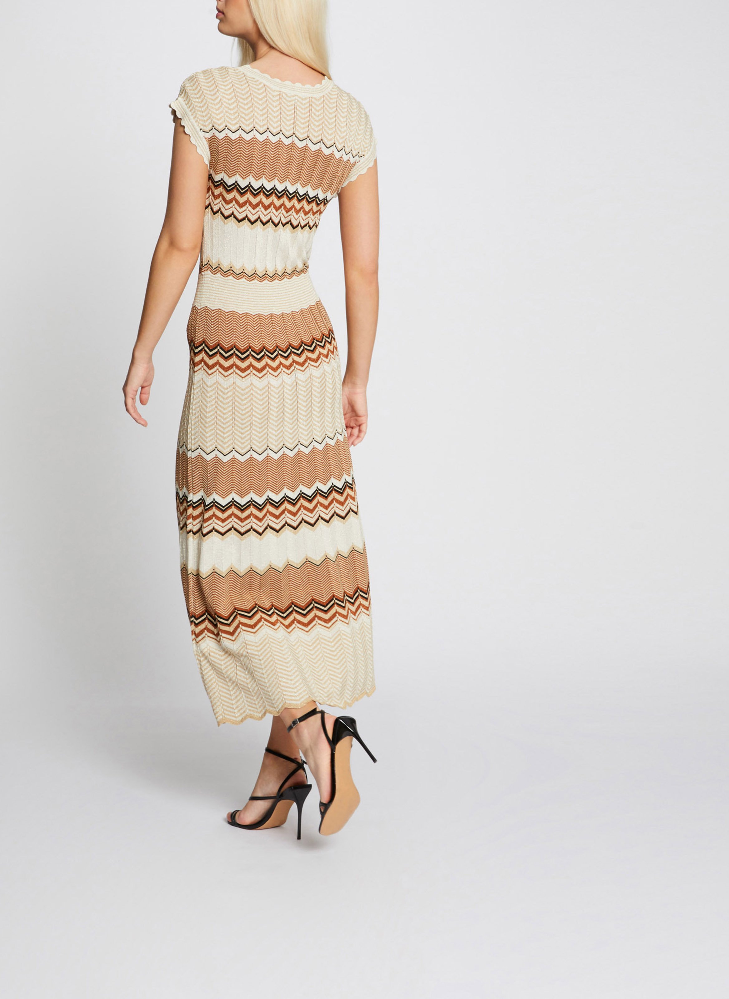 Midikleid mit V-Ausschnitt und grafischen Details MORGAN Braun