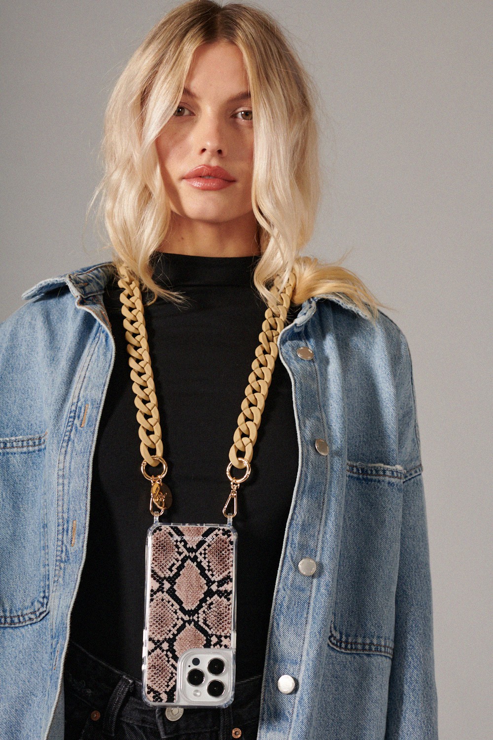 Resin phone chain Beige