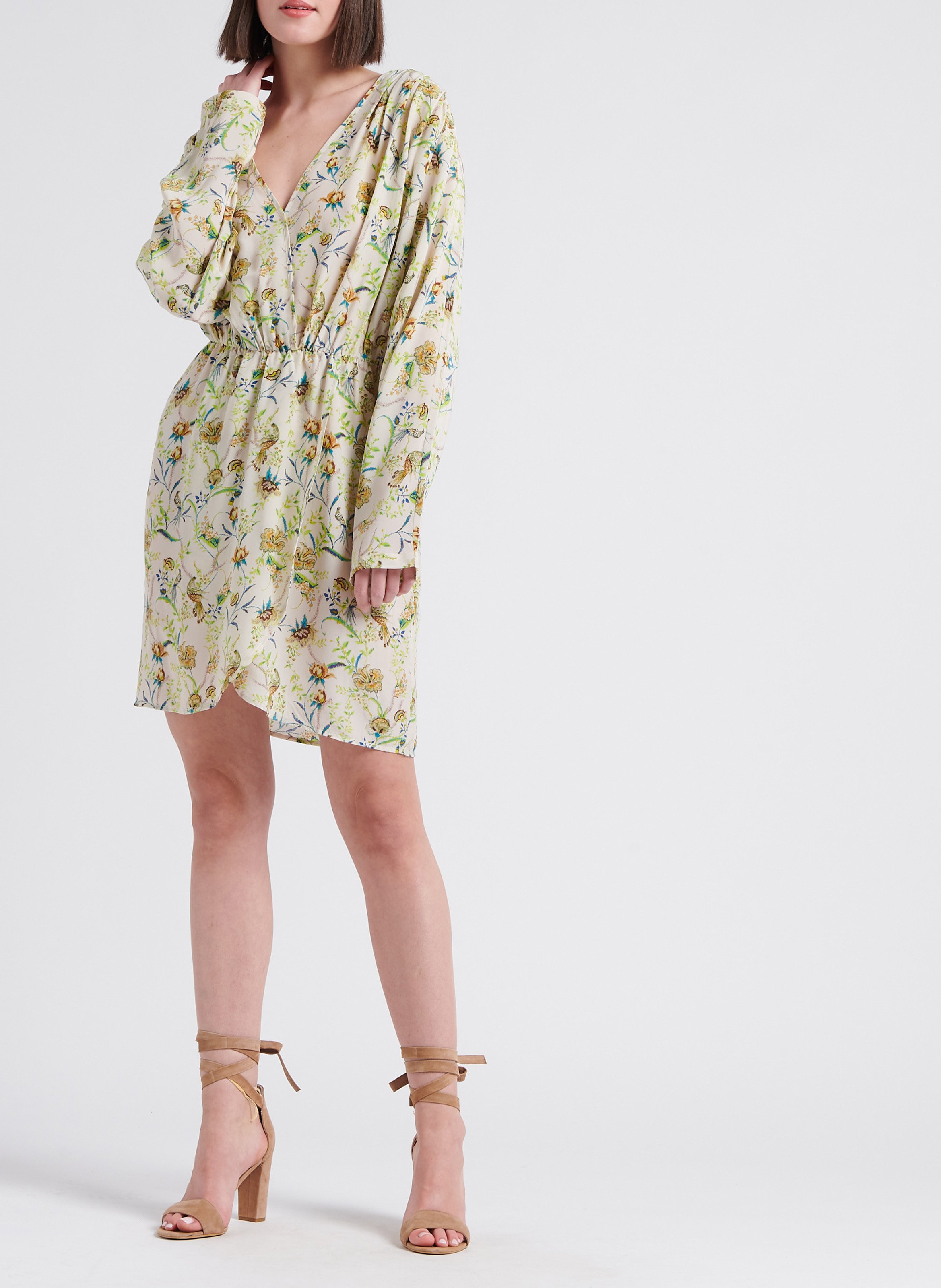 Robe courte cintrée col V ATTIC AND BARN Beige