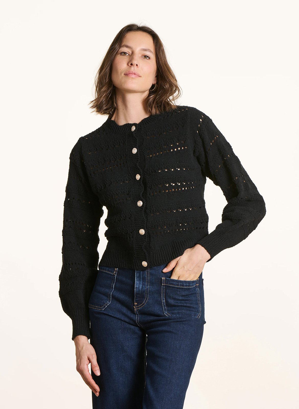 Rechte vest met ronde hals in ajour breisel LA FEE MARABOUTEE