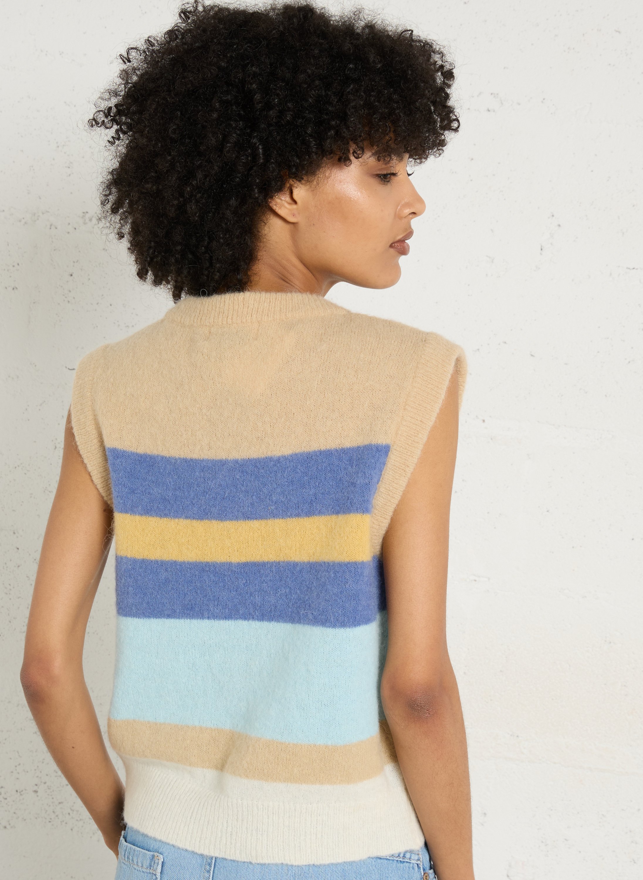 Ärmellose Weste mit Rundhalsausschnitt aus gestreifter Wollmischung MAISON ANJE Weiss