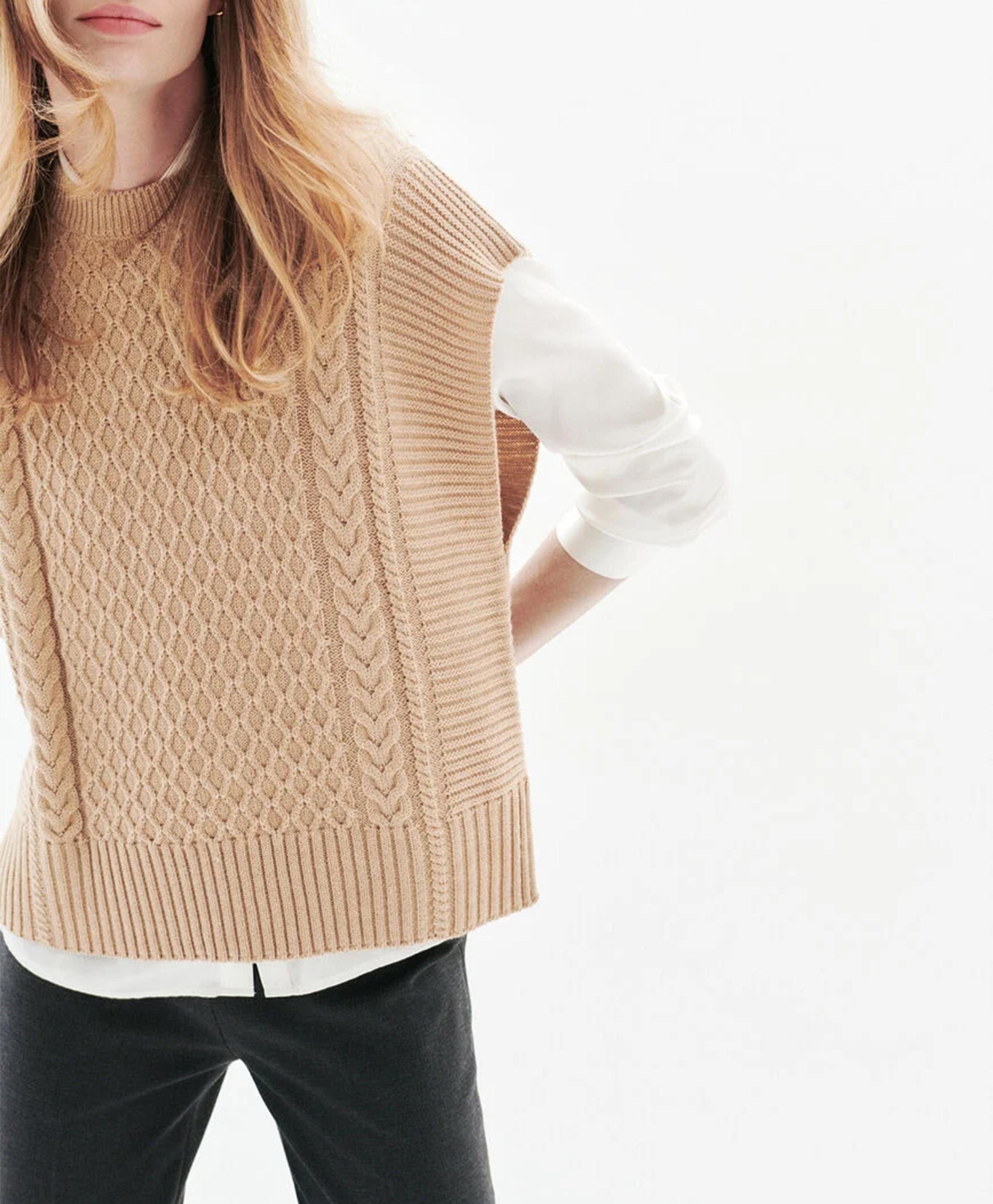 Mouwloze, gebreide trui CAROLL Beige