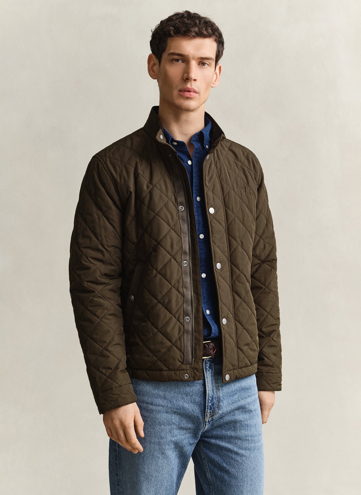 Einfarbige gesteppte gerade Jacke. GANT Braun