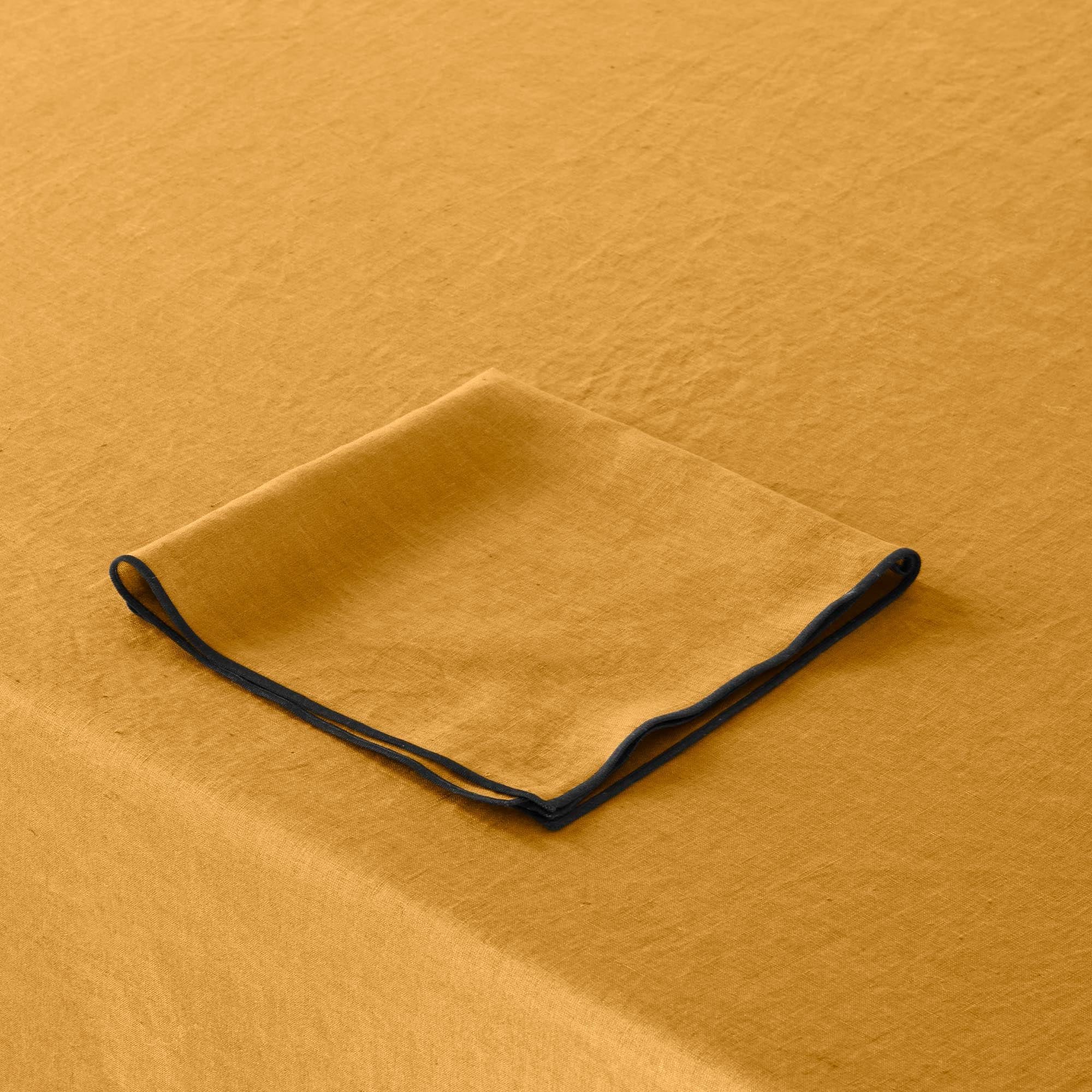 CARLINA - Square linen tablecloth MADURA Yellow