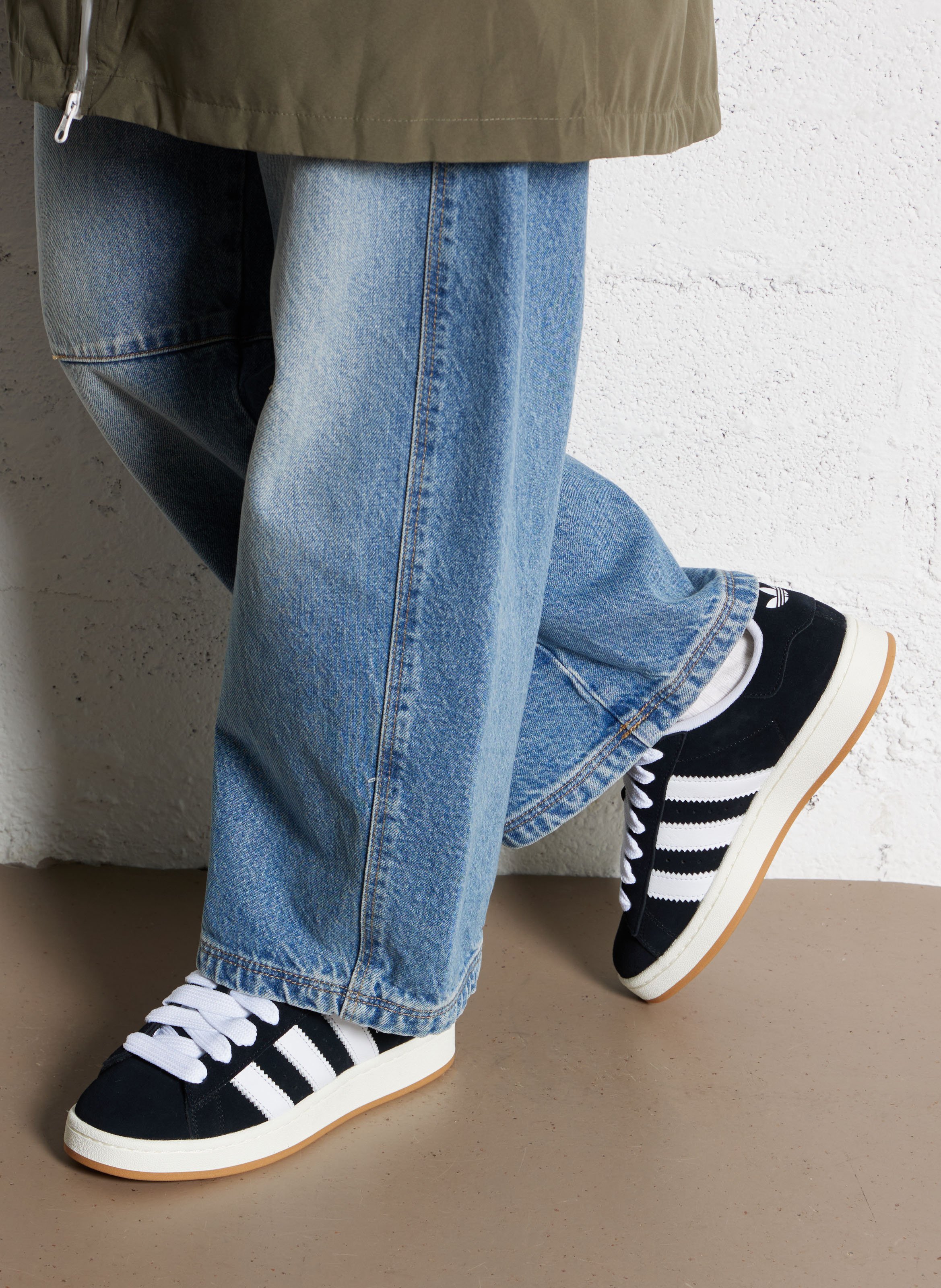 Baskets basses en cuir ADIDAS Noir