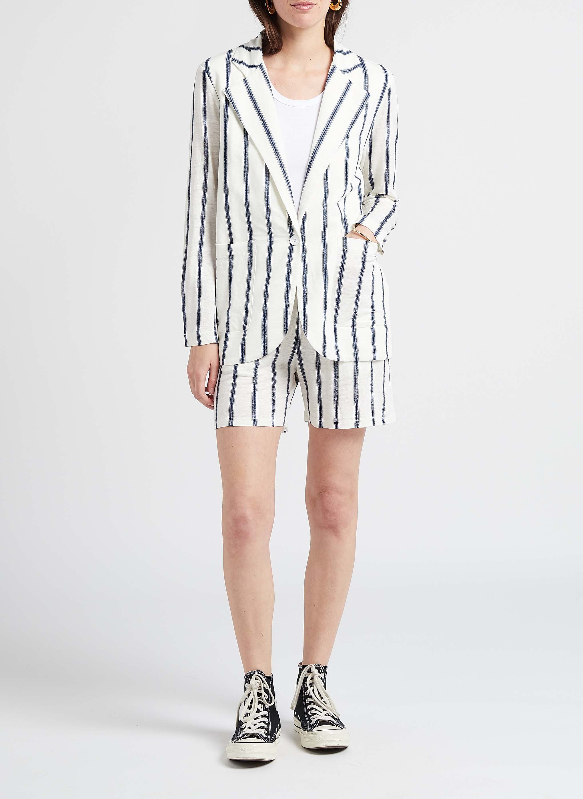 Short à rayures en lin mélangé  MAJESTIC FILATURES Bleu