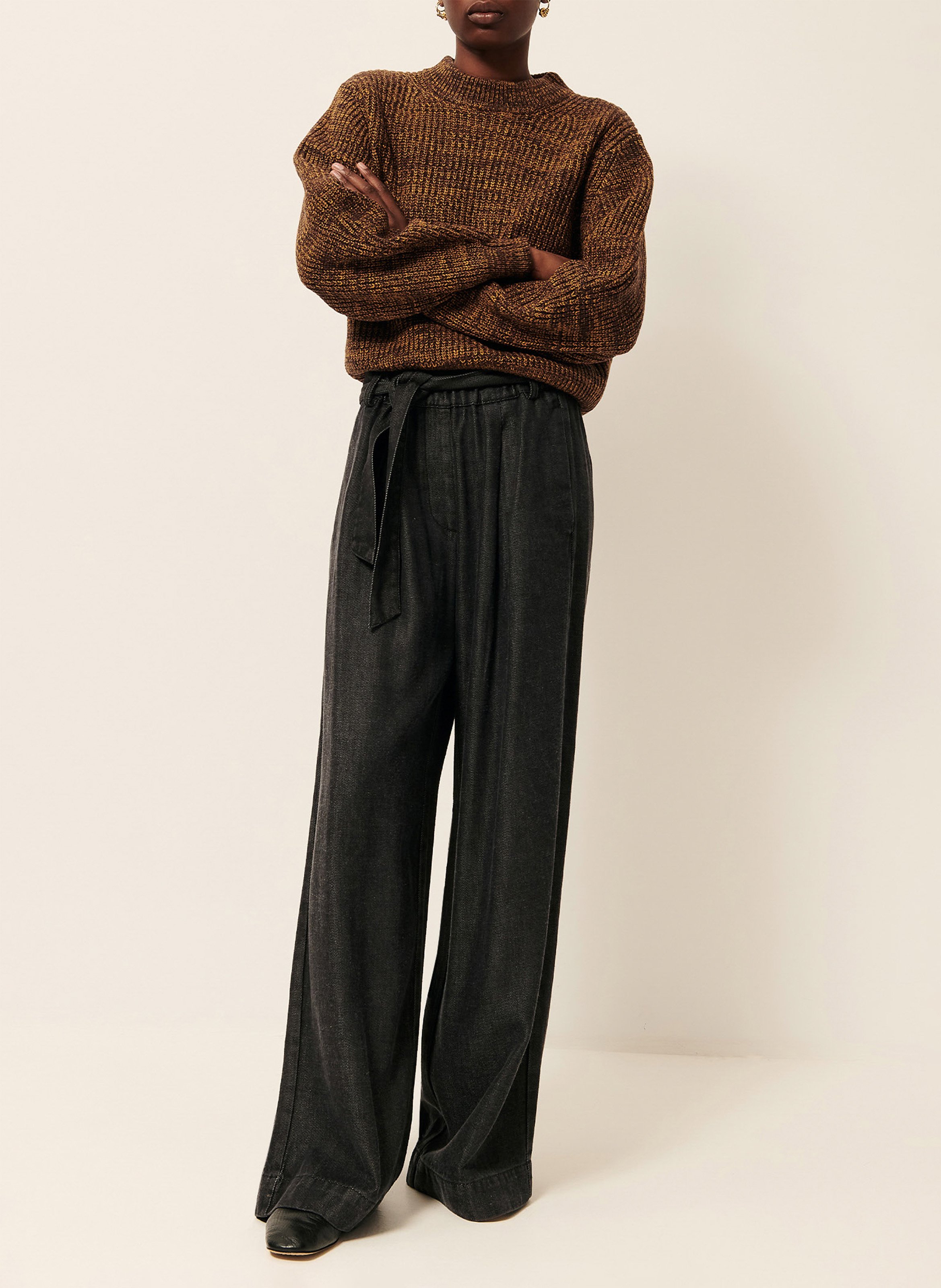 Round-neck decorative-knit snug sweater SESSUN Brown