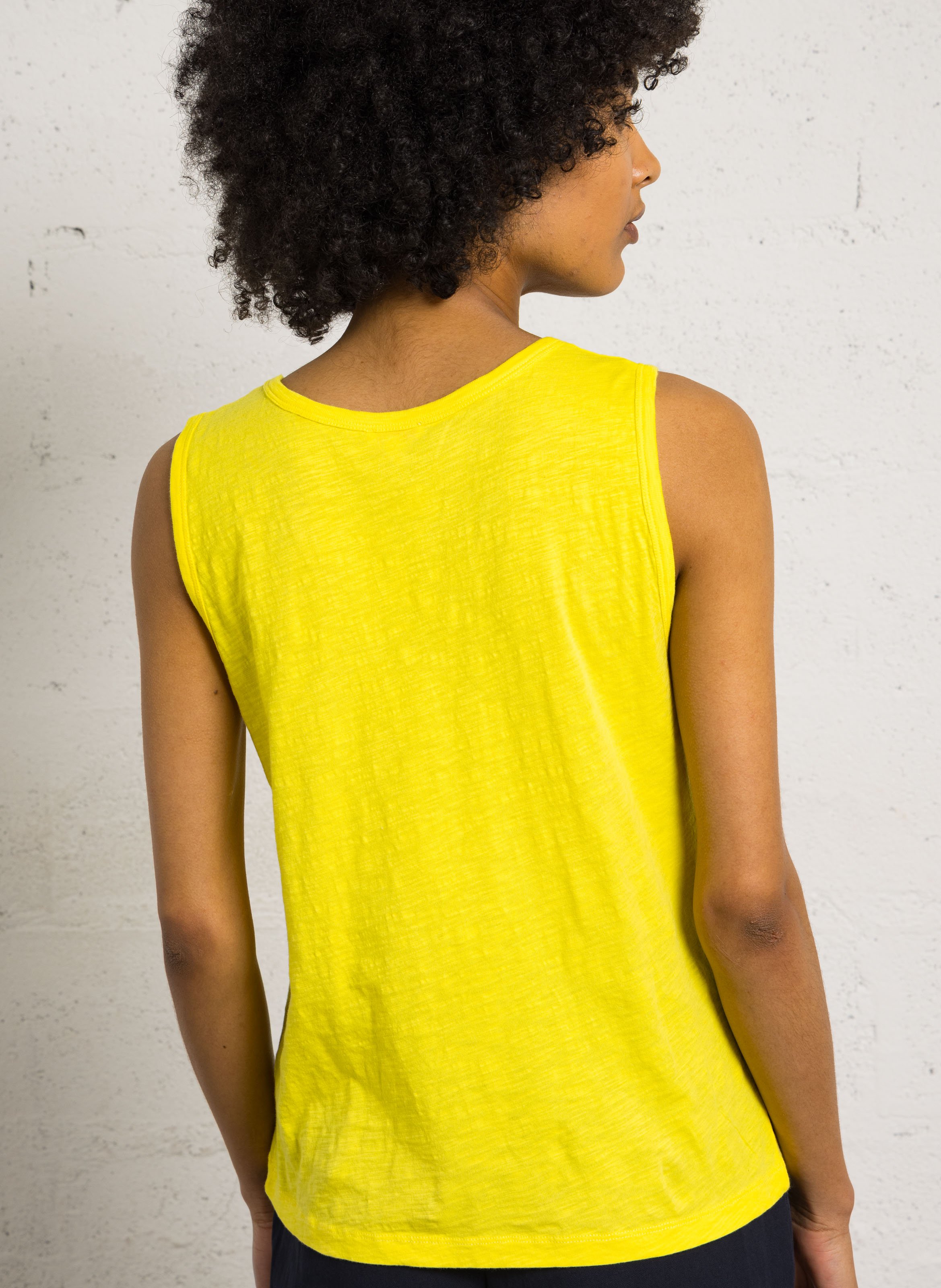 Camiseta con cuello redondo  Amarillo