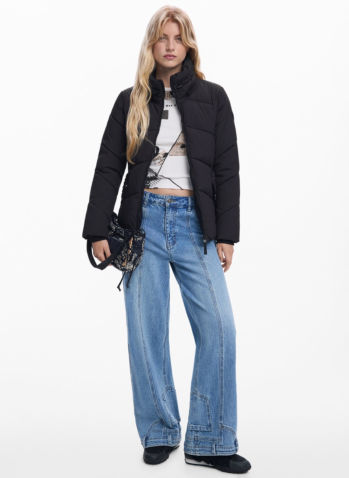 Piumino sciancrato con cappuccio DESIGUAL Nero