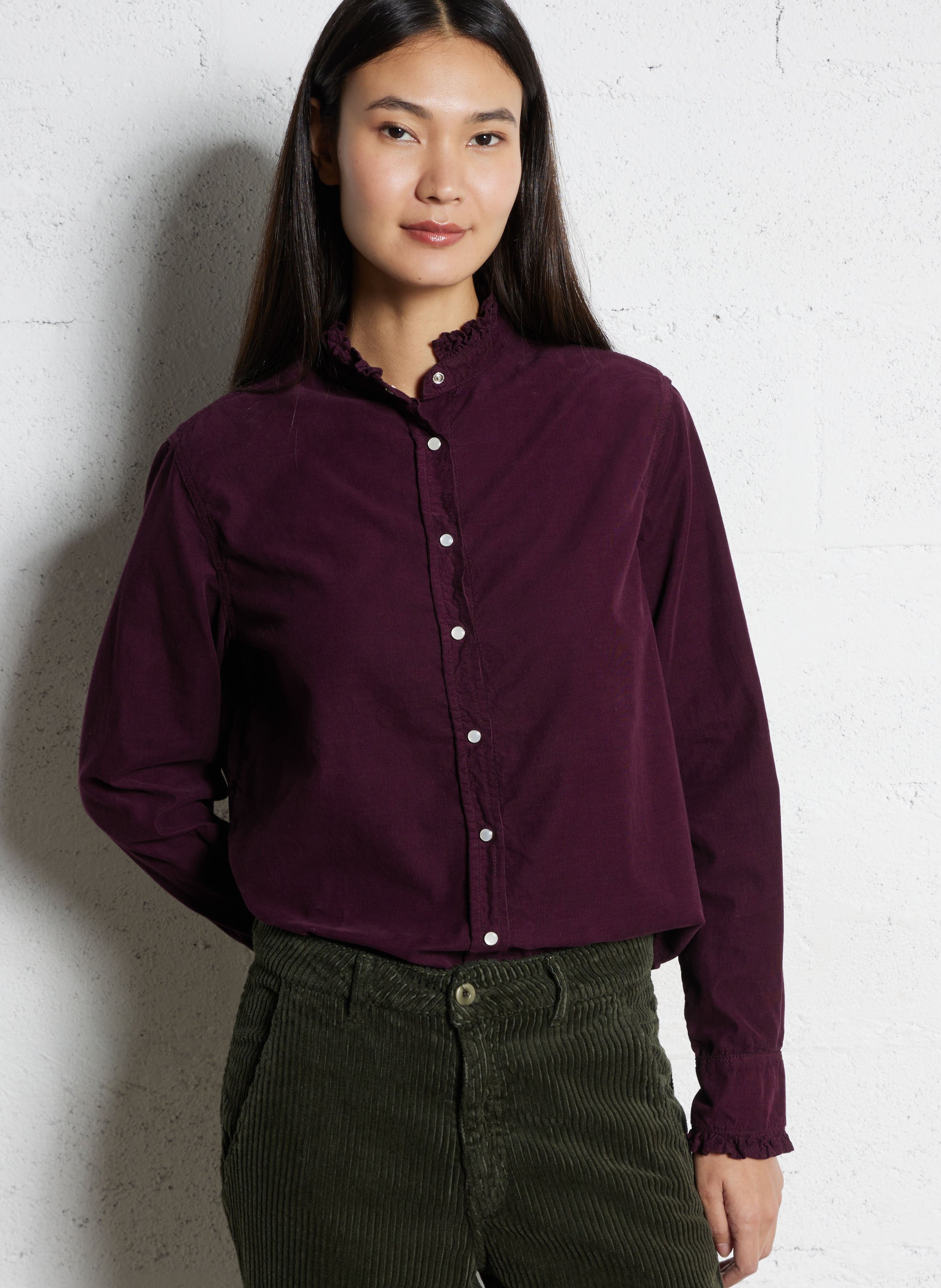 Blouse van katoenen corduroy met Victoriaanse kraag ACQUAVERDE