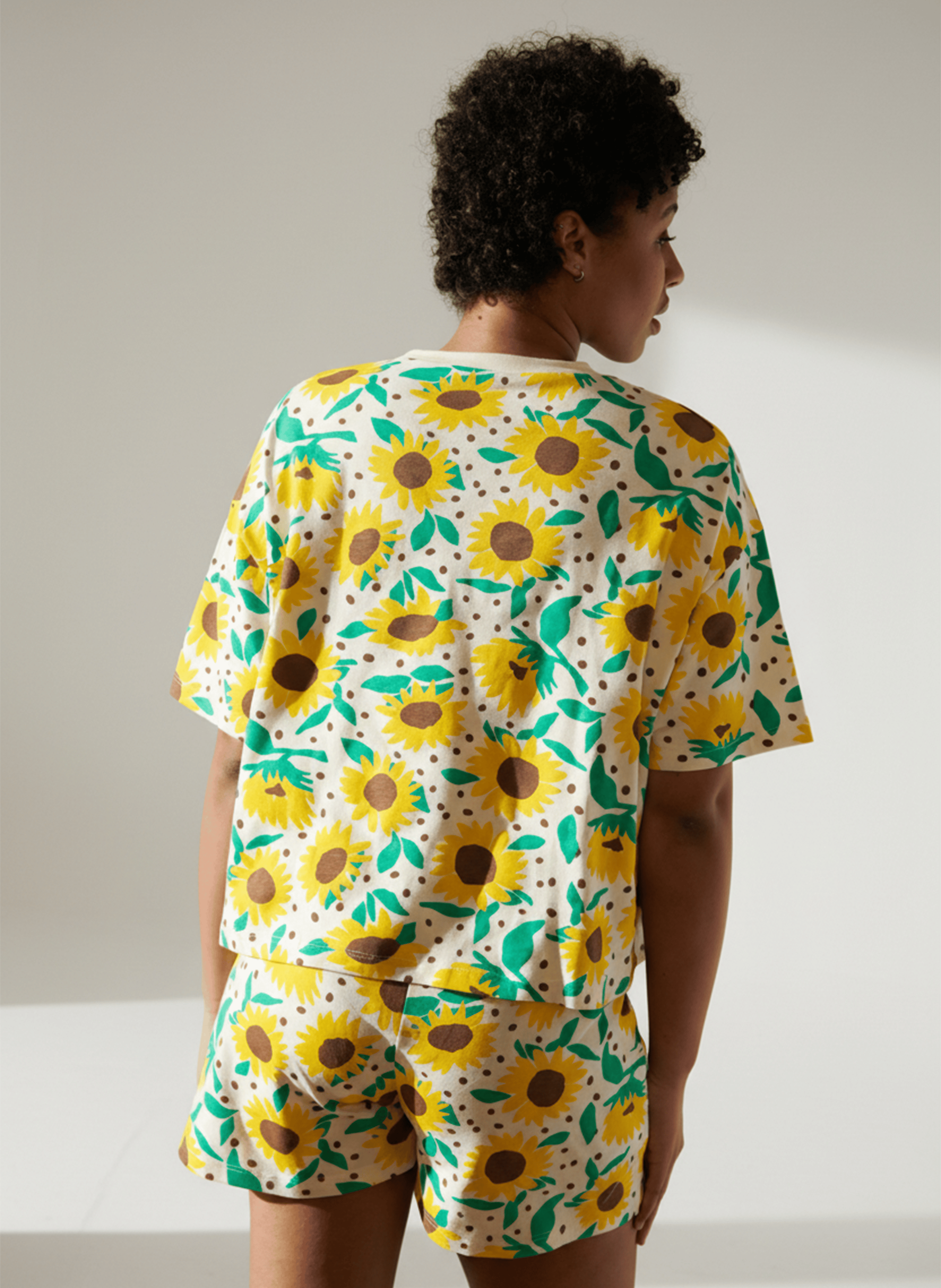 Pyjama-Shorts im Oversize-Schnitt mit Print WE ARE JOLIES Gelb