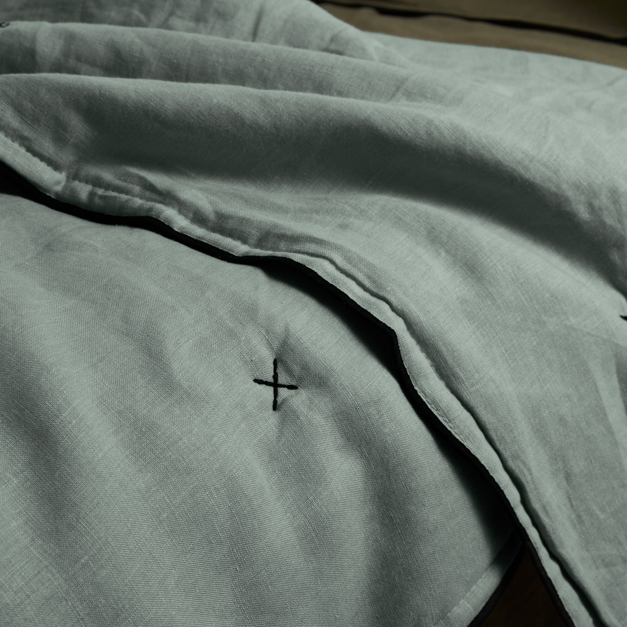 CARLINA - Quilted linen bedspread MADURA Green