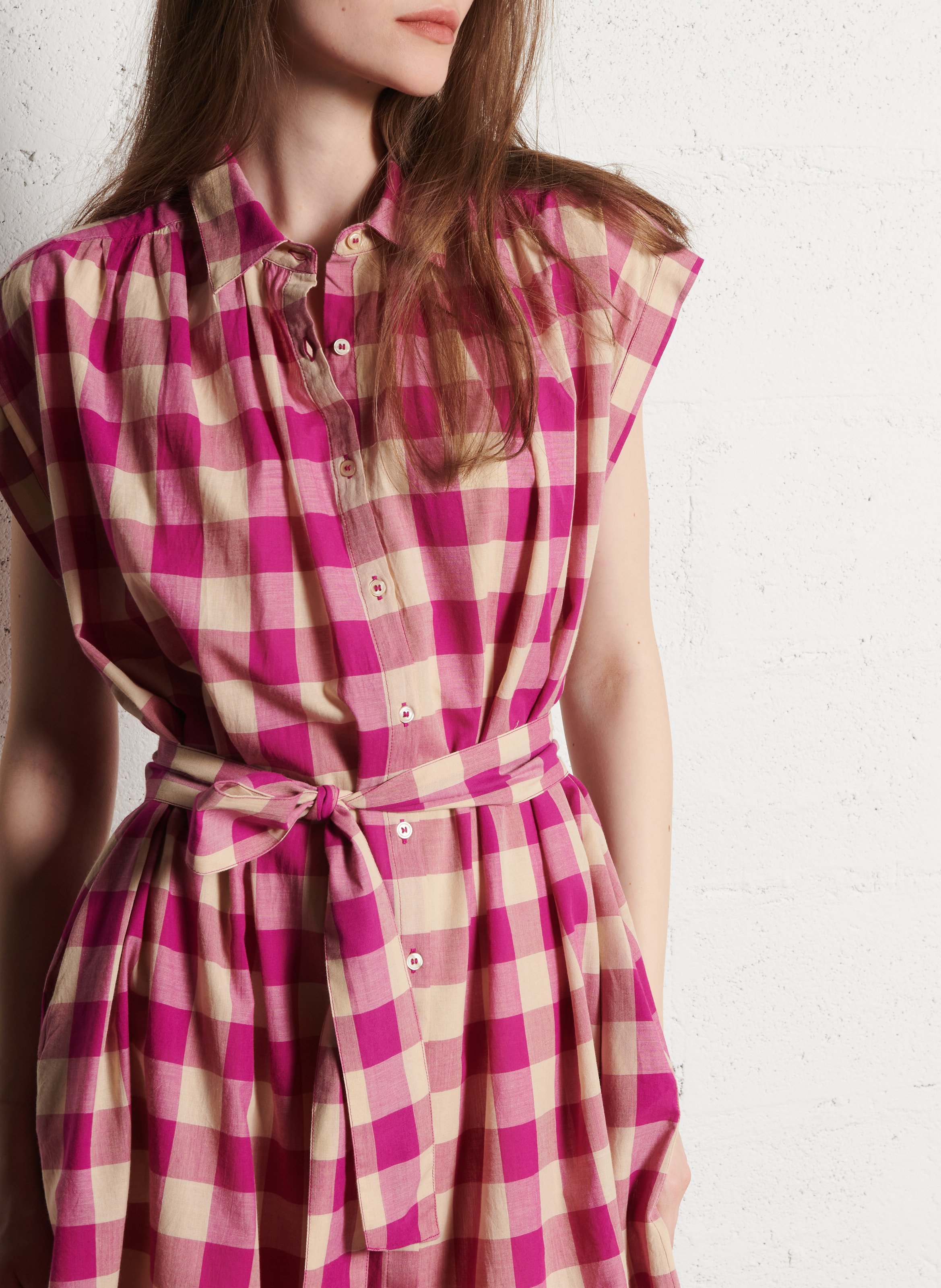 Lange, katoenen jurk met klassieke kraag BELLEPIECE Roze