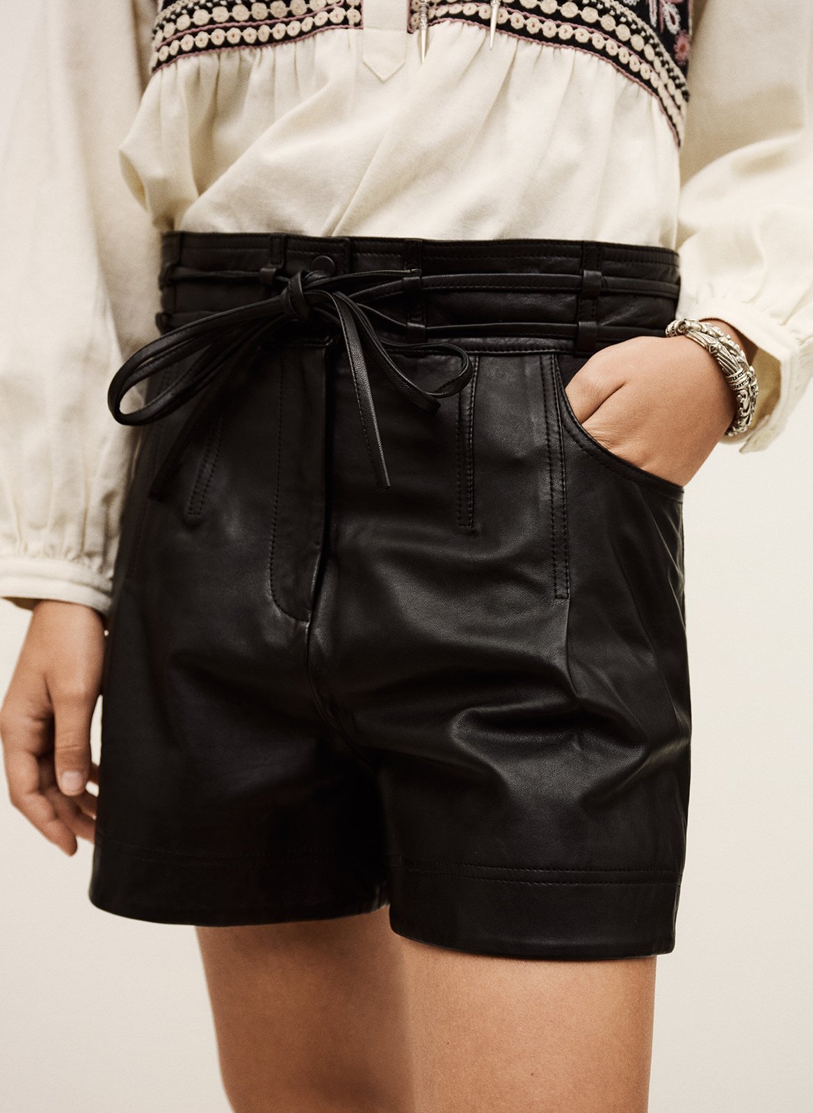 Short droit en cuir BA&SH Noir