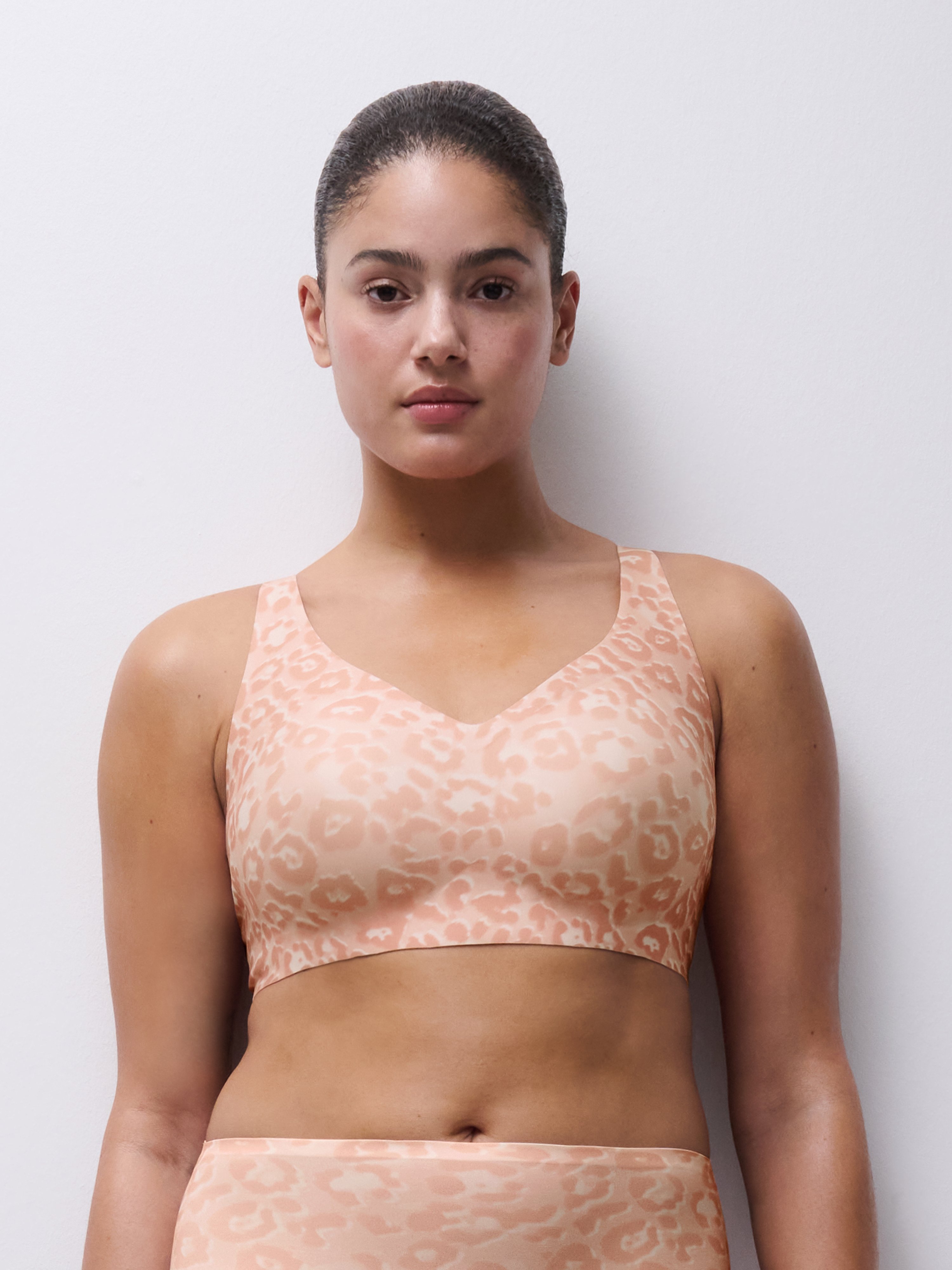 Wireless plunging bra CHANTELLE