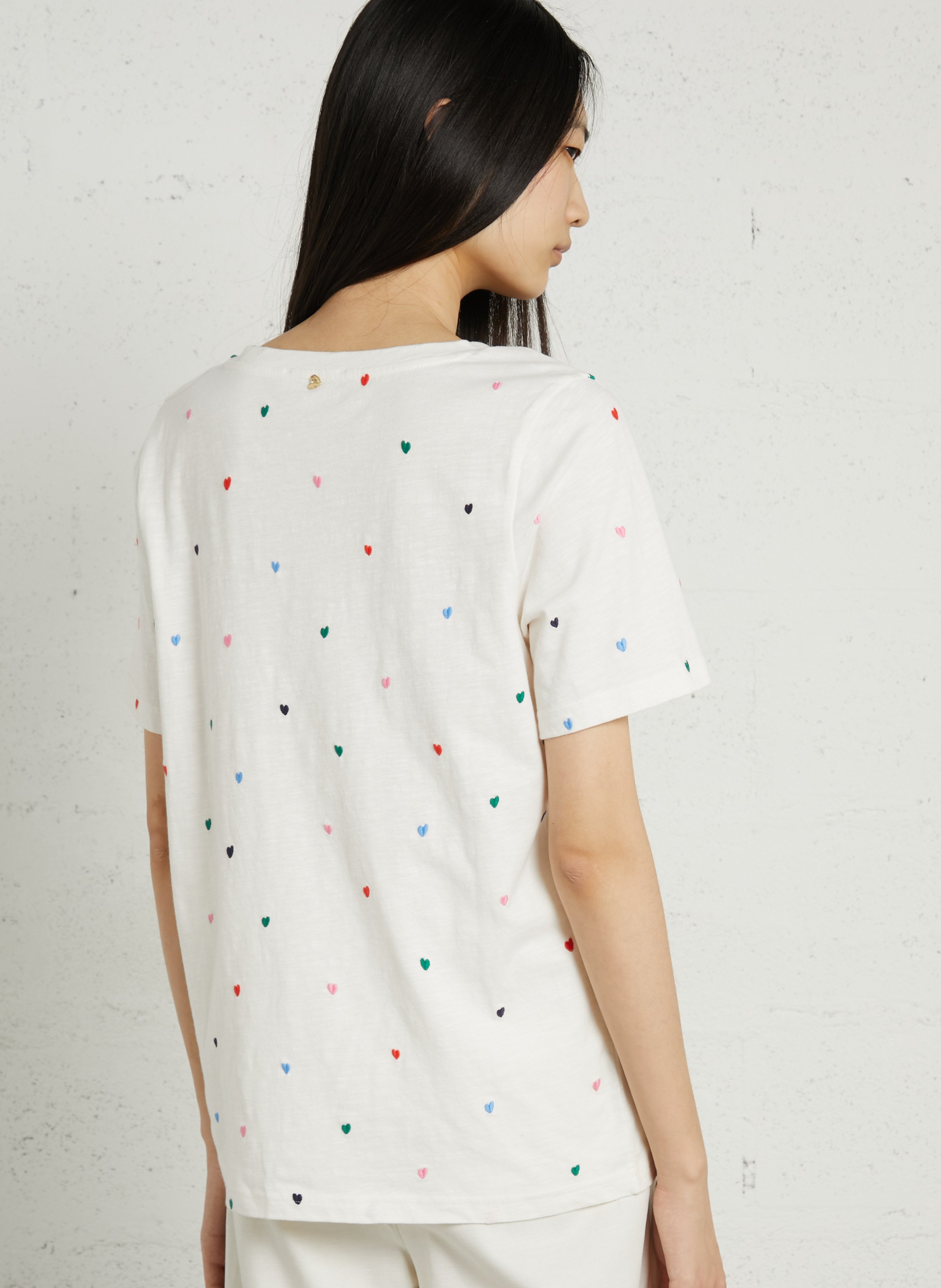 Gerade geschnittenes T-Shirt mit V-Ausschnitt aus Bio-Baumwolle mit Stickerei FABIENNE CHAPOT Weiss