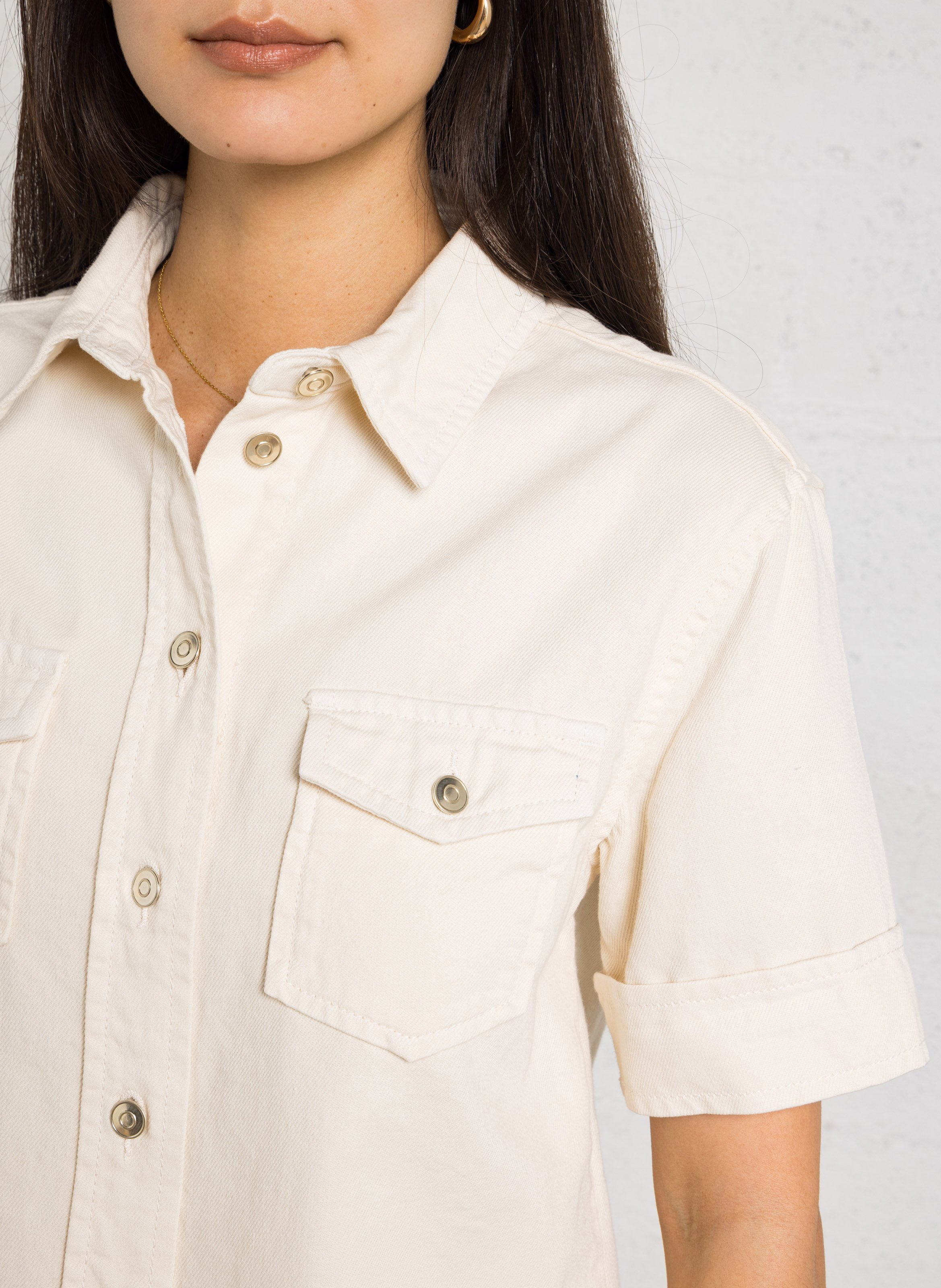Chemise courte boutonnée en denim uni MAISON 123 Beige