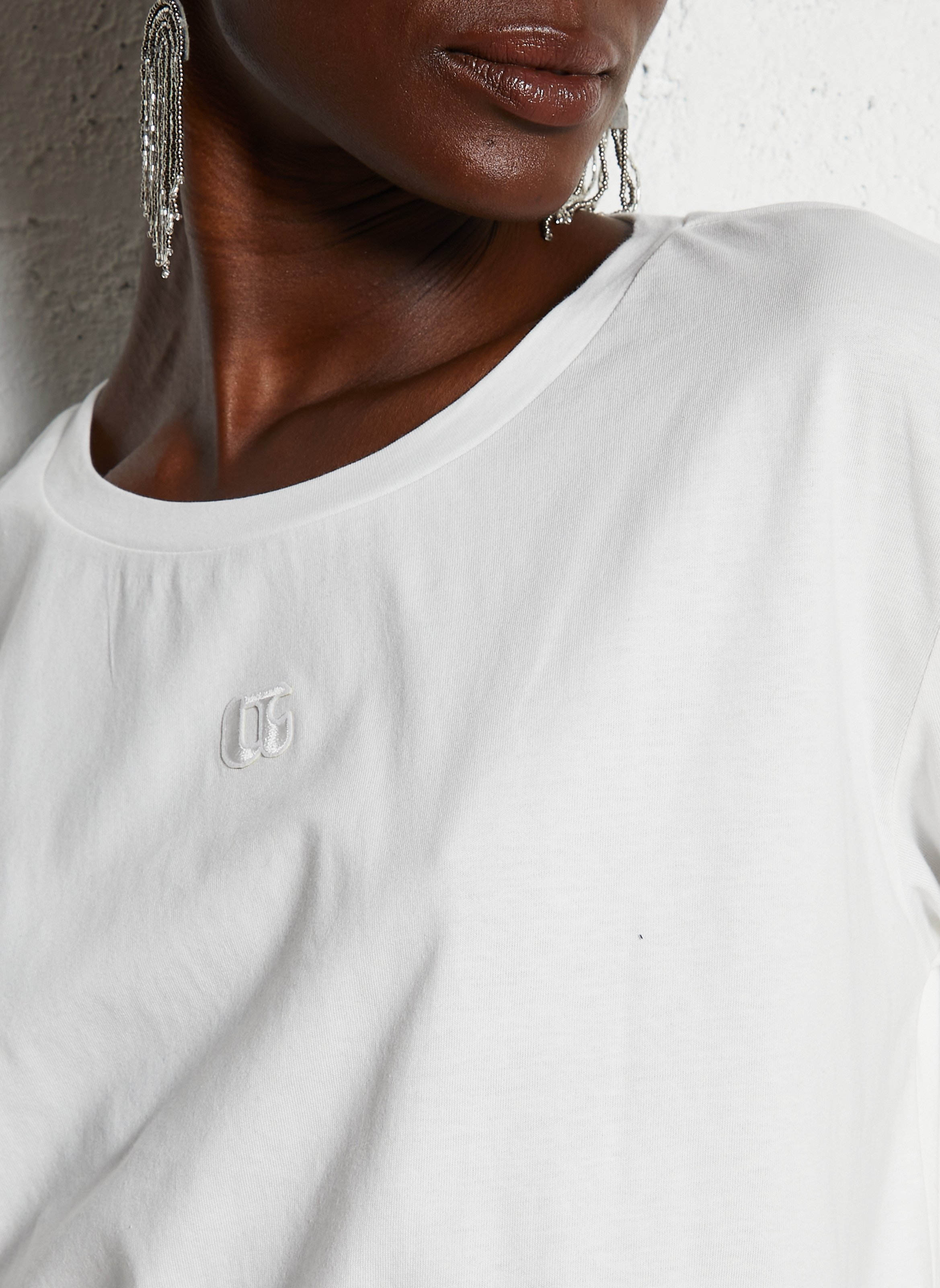 Straight embroidered round-neck cotton T-shirt LE TEMPS DES CERISES White