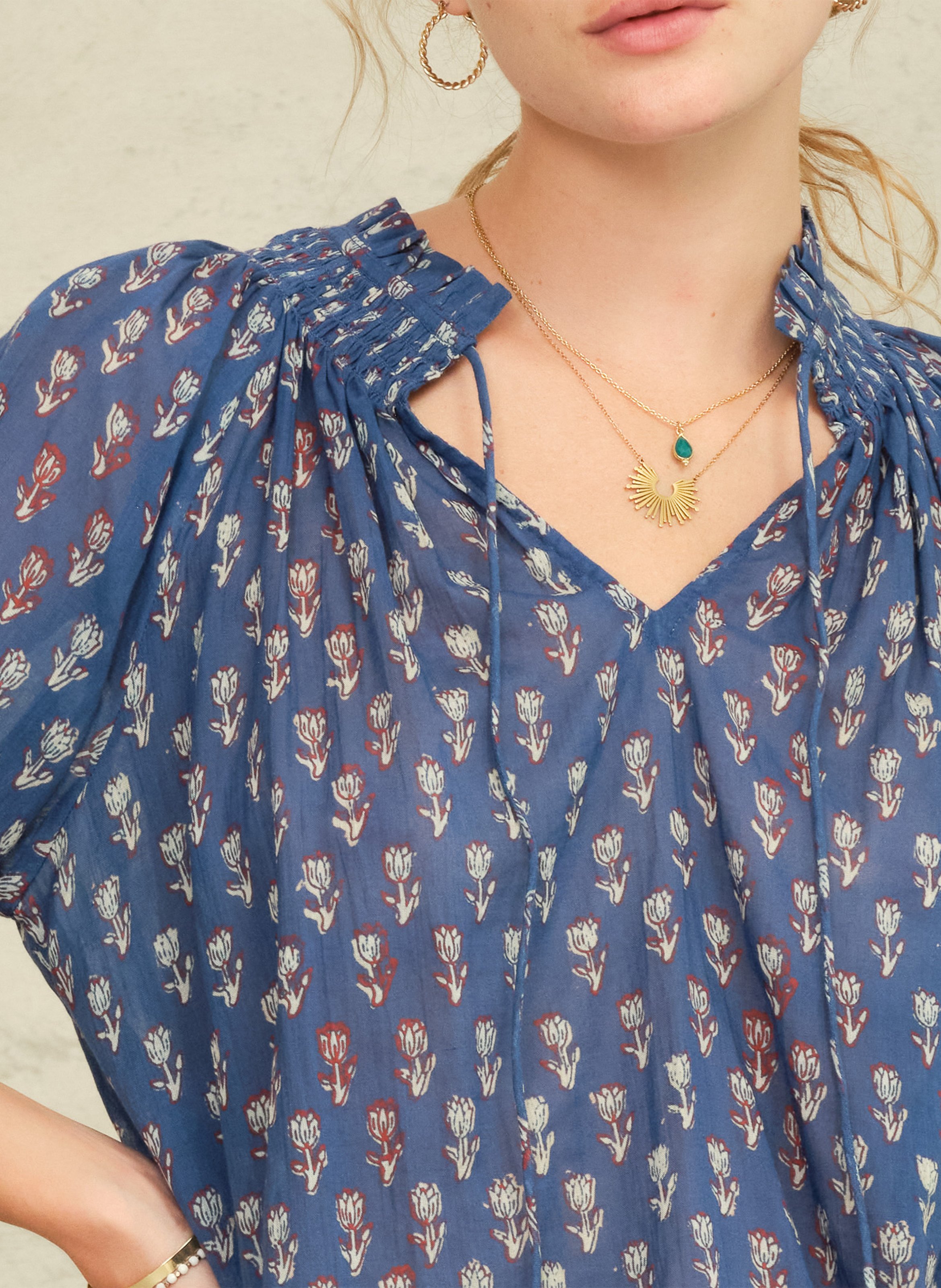 Bluse mit Henley-Ausschnitt und Print M.A.B.E Blau