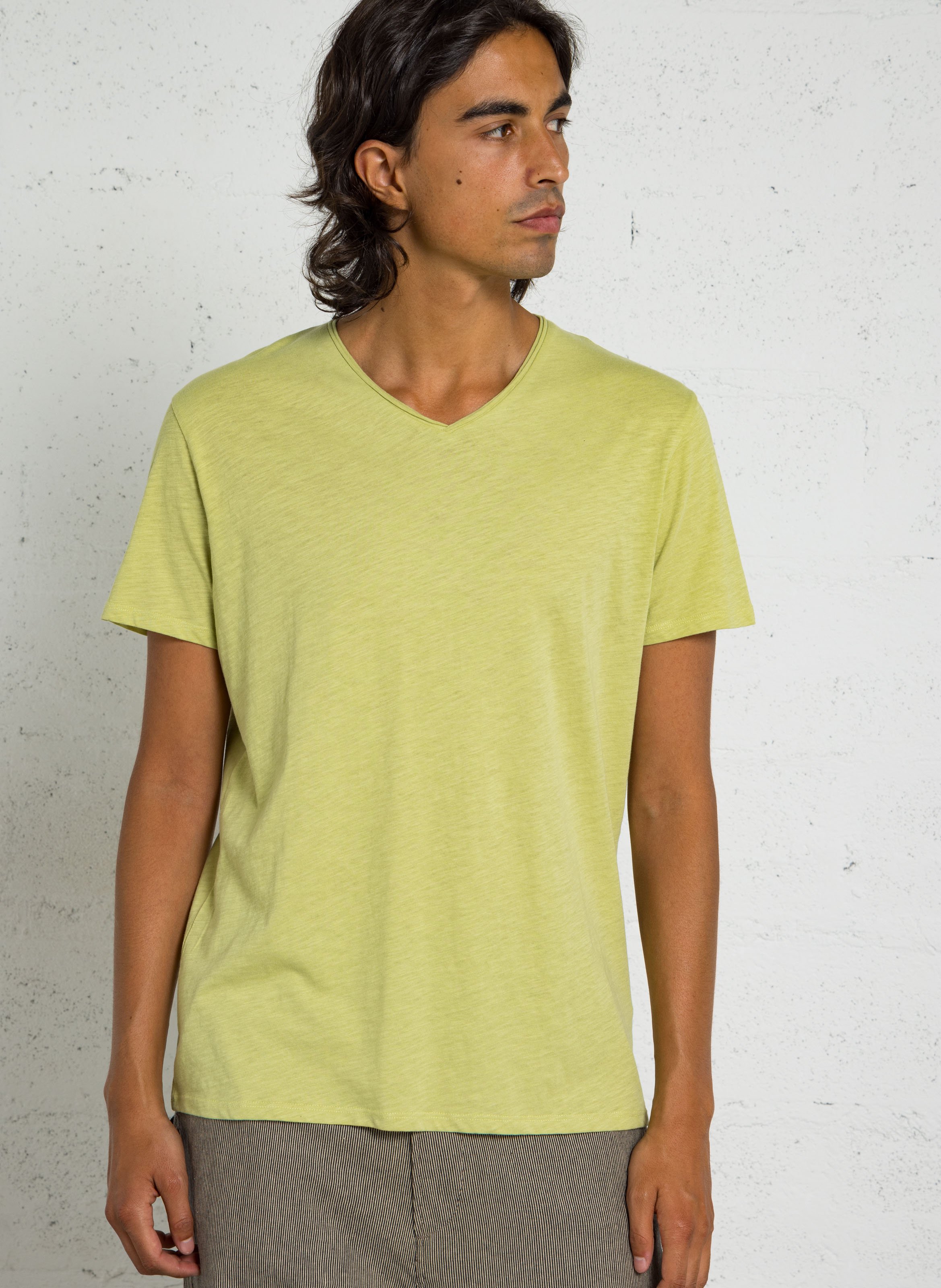 Gerade geschnittenes Baumwoll-T-Shirt mit V-Ausschnitt IKKS