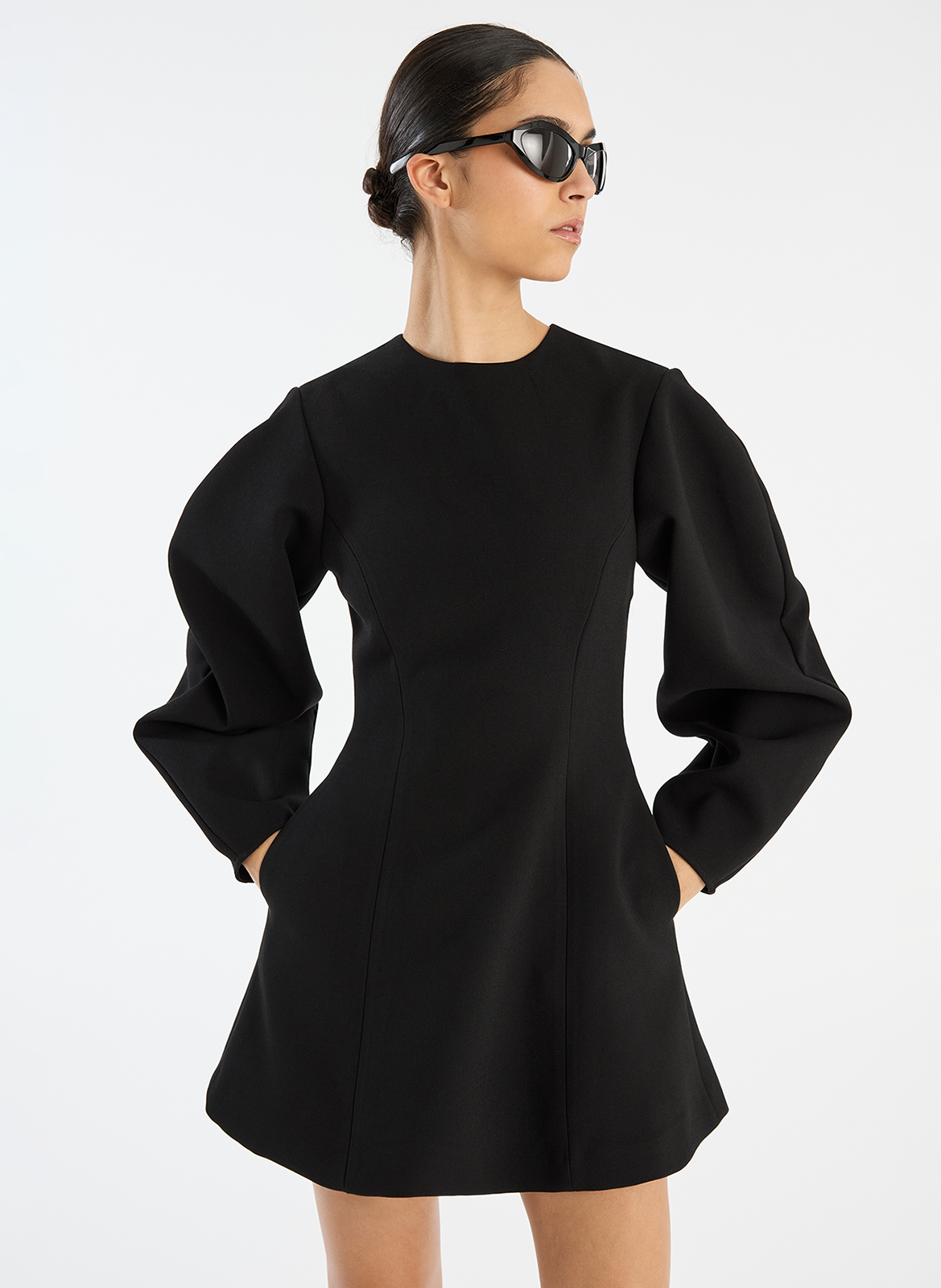 Robe courte col rond en fibres recyclées ROTATE Noir