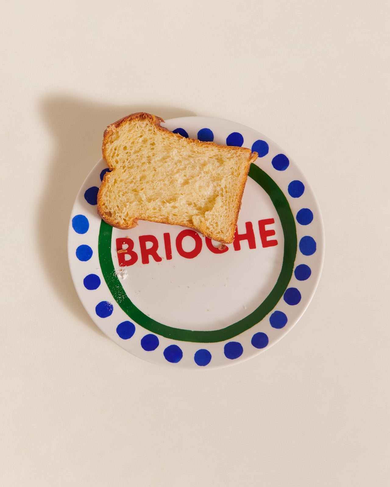 L'assiette à dessert brioche en porcelaine EMOI EMOI Multicolore